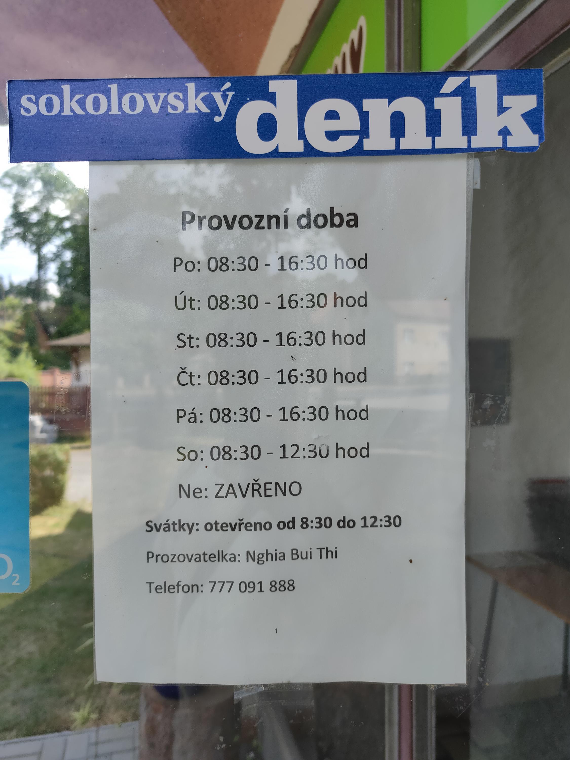 Potraviny, Ovoce, Zelenina vedle restaurace foto 2