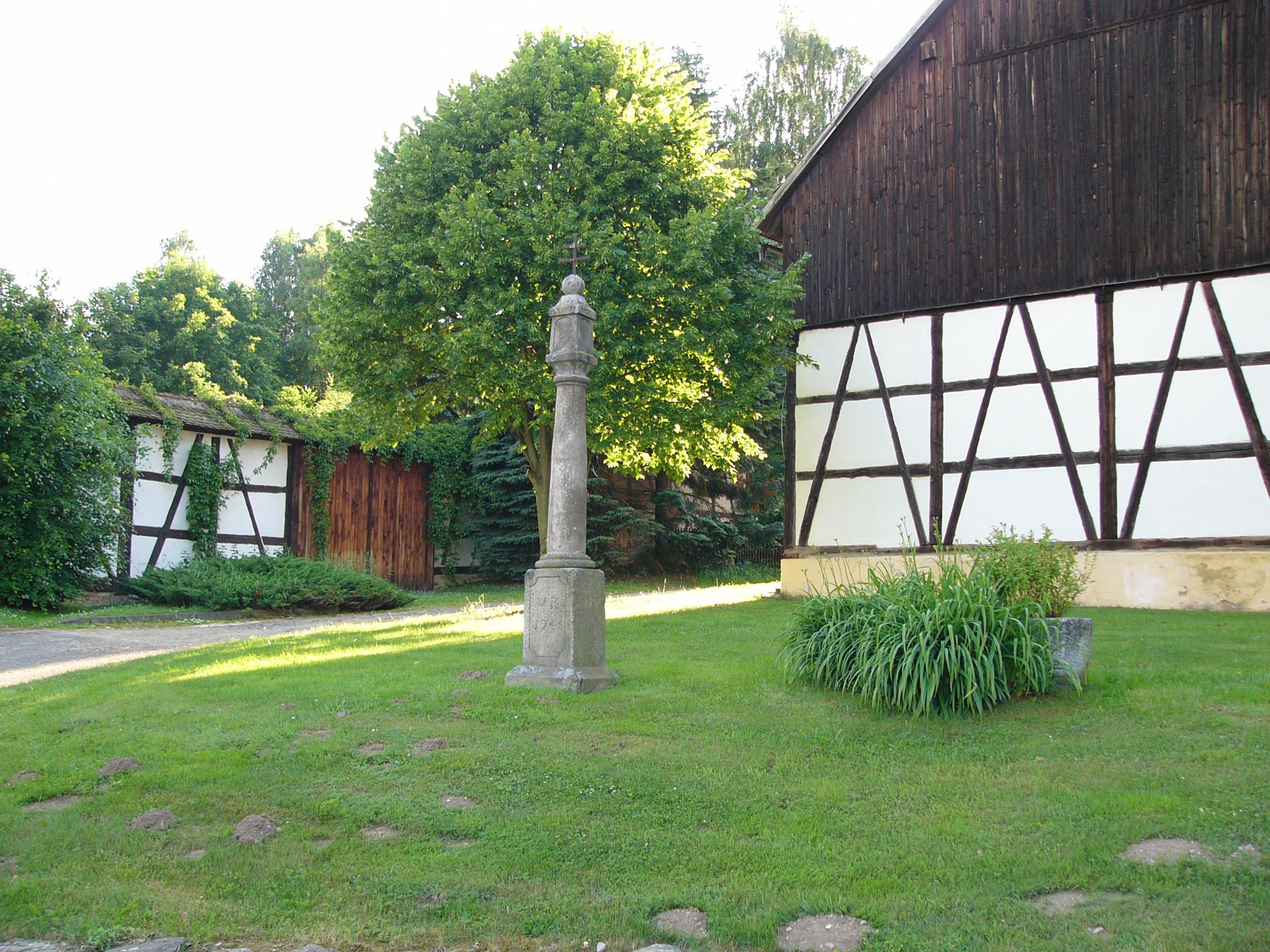 Lipová - obecní úřad foto 4