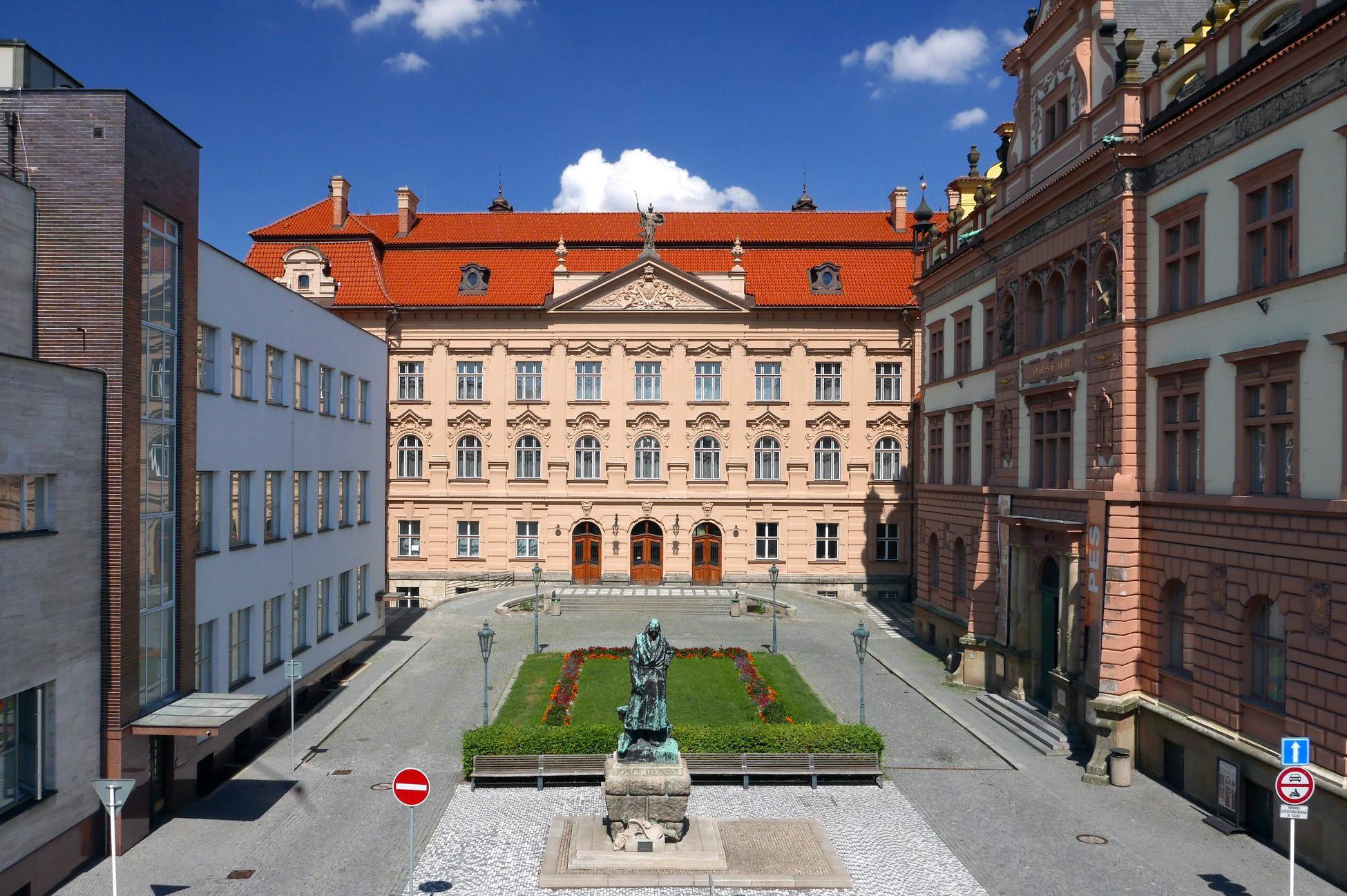 Chrudimská beseda, městské kulturní středisko