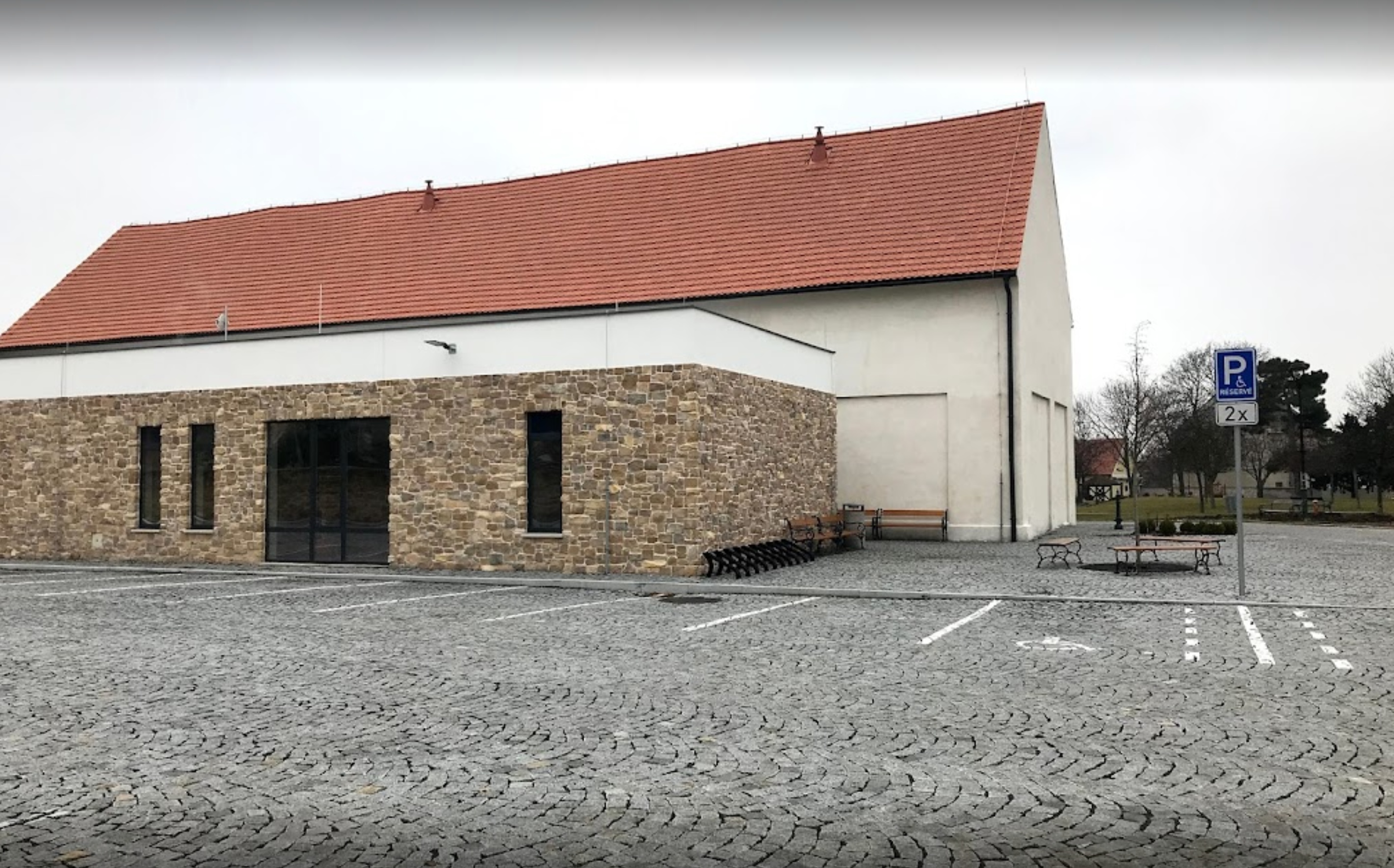 Chvalská stodola foto 2