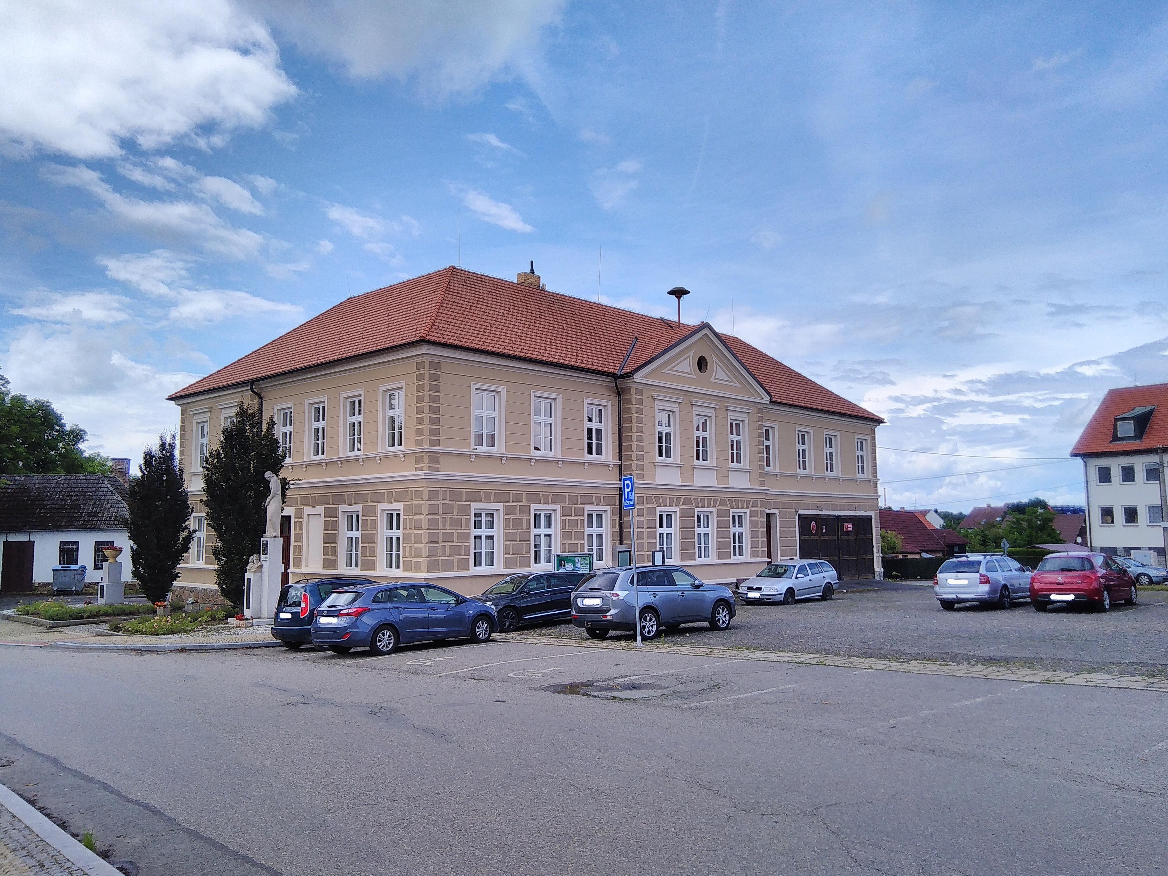 Sepekov - úřad městyse foto 2