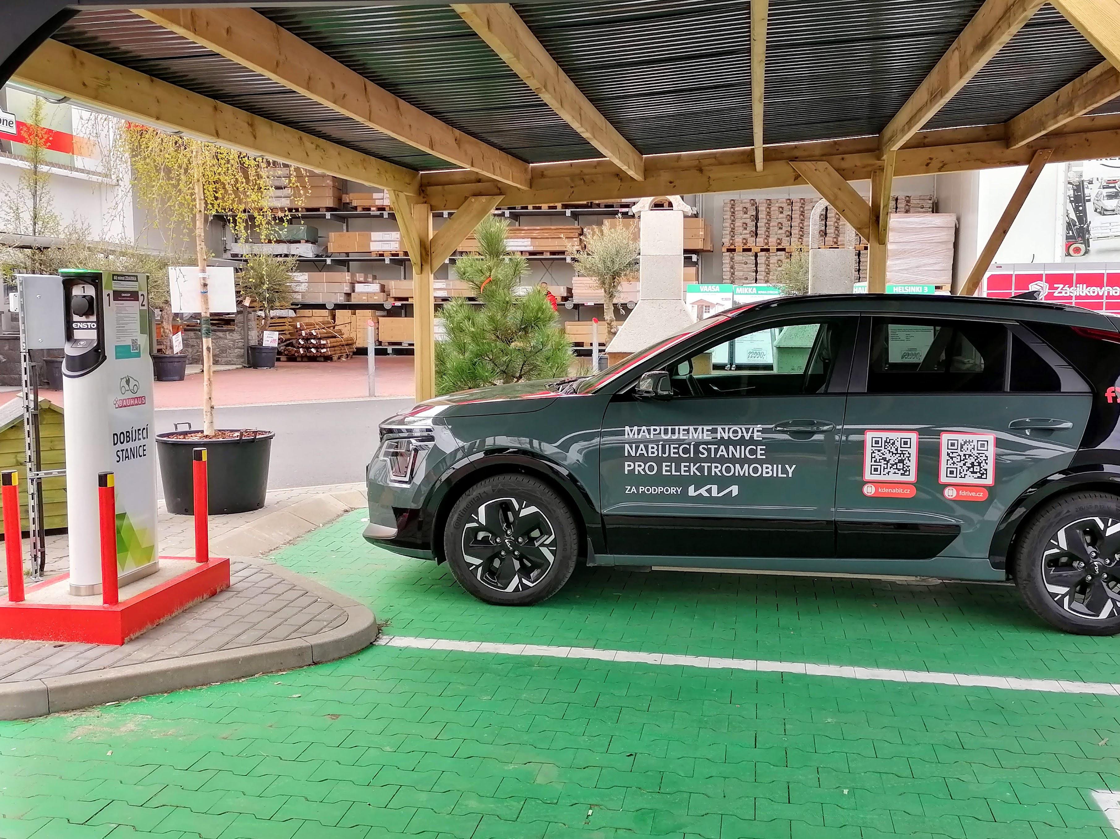 BAUHAUS – nabíjecí stanice foto 2