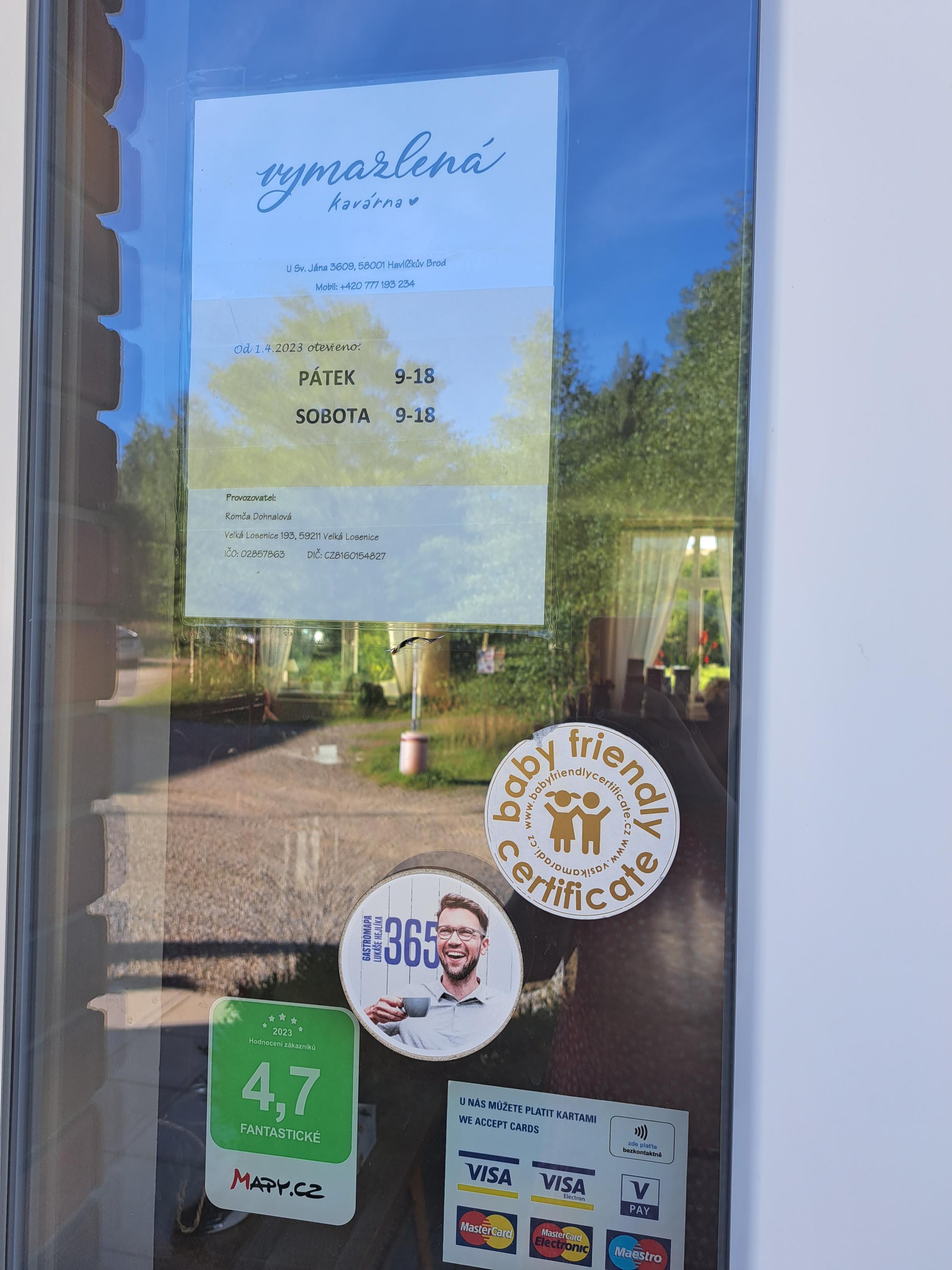 Vymazlená kavárna foto 4