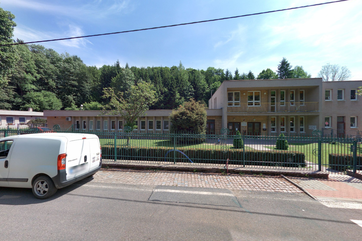 ZŠ a MŠ Skuhrov nad Bělou