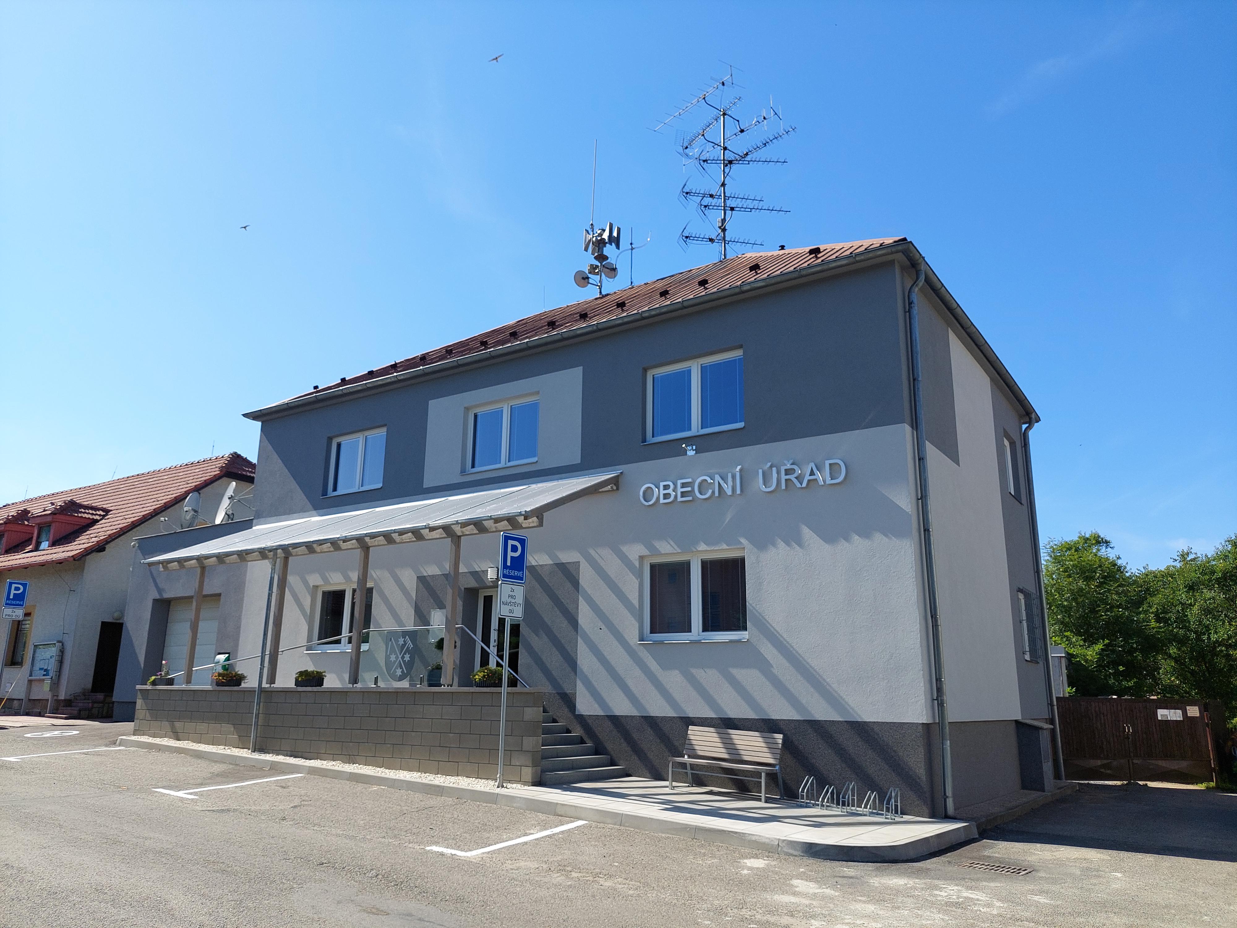 Hostašovice - obecní úřad foto 2