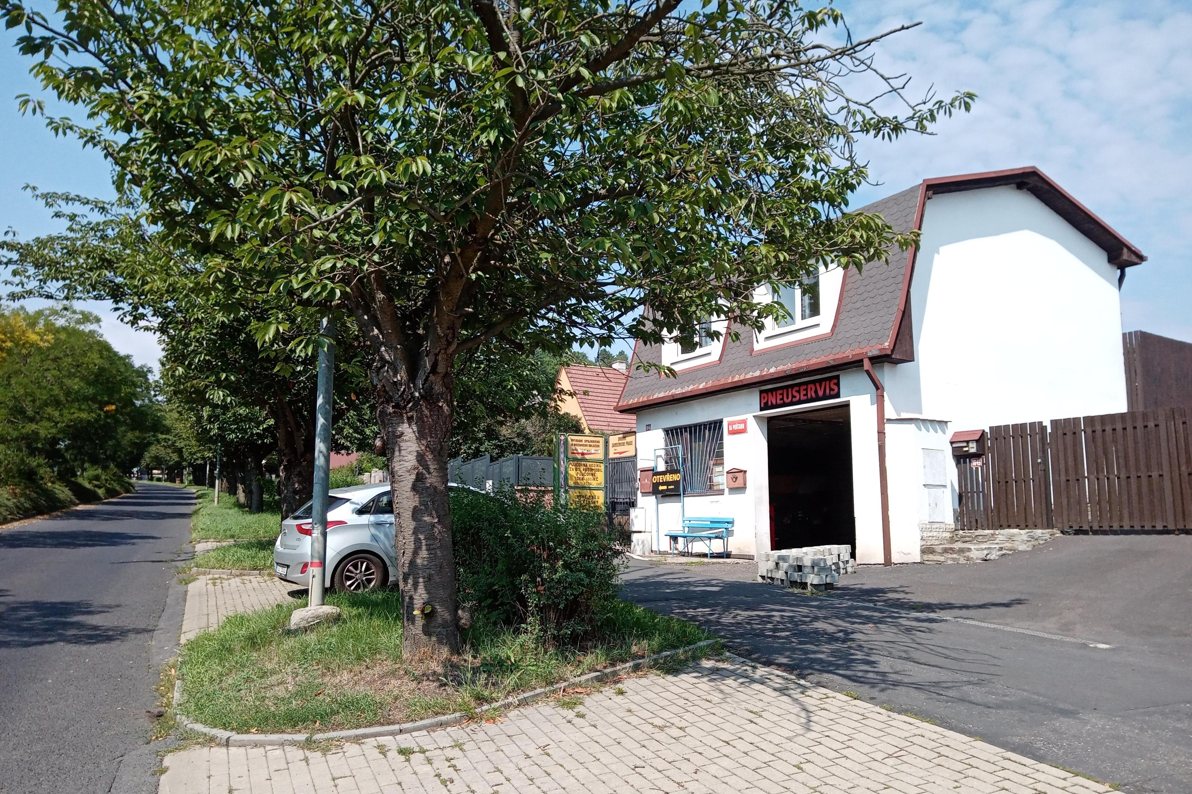 Pneuservis a autoopravna Paul Kadaň