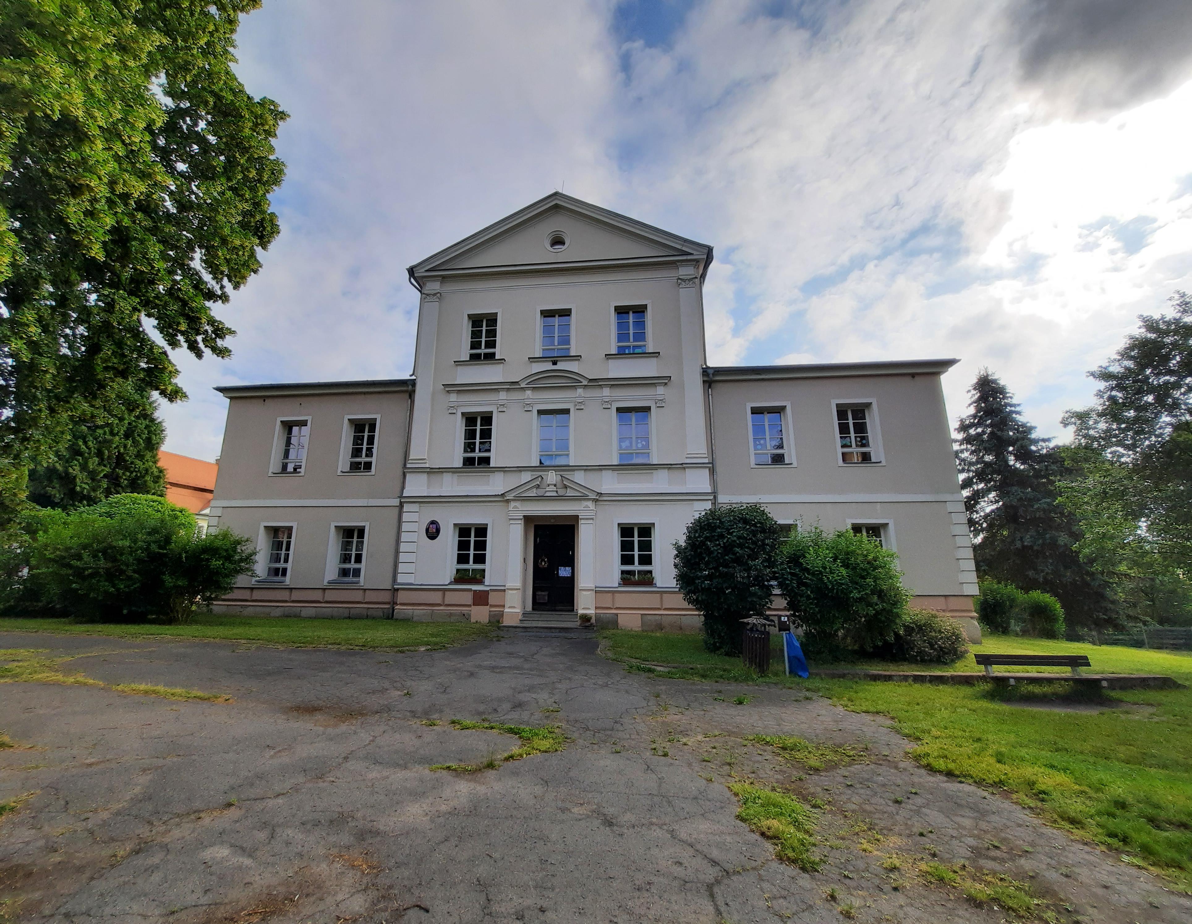 Základní škola a Mateřská škola Sloup v Čechách foto 3