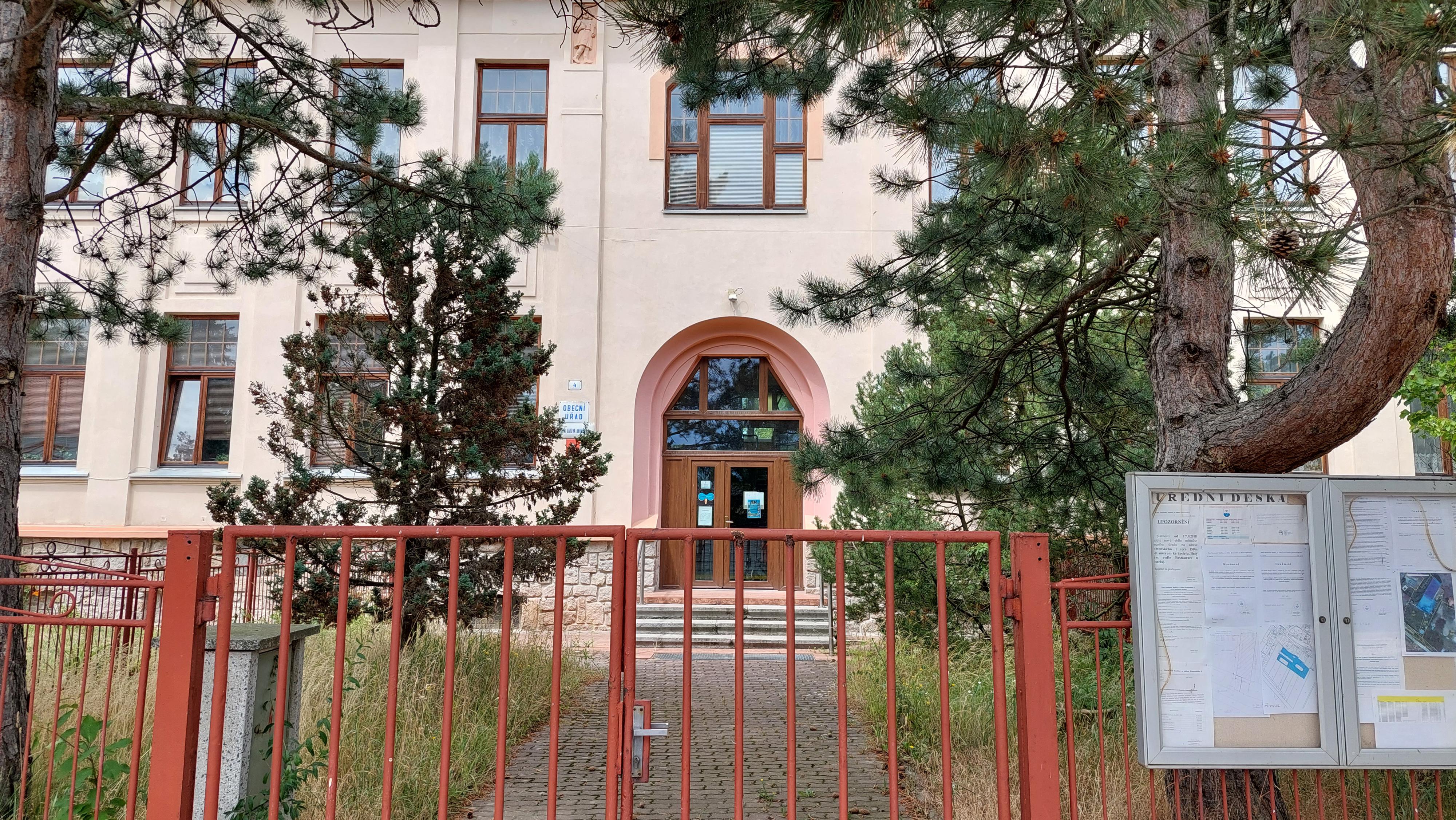 Mariánské Radčice - obecní úřad foto 2