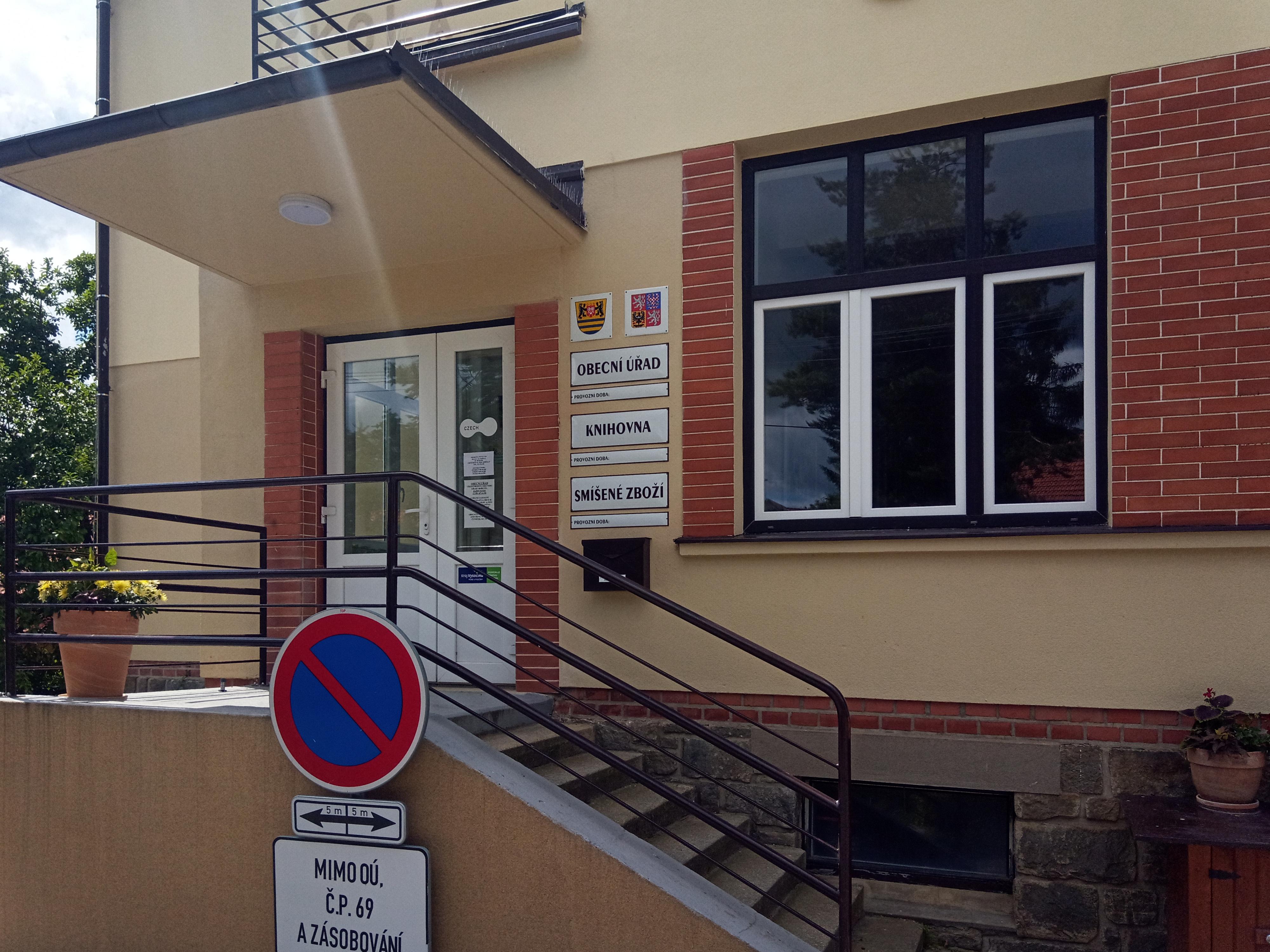 Bořetín - obecní úřad foto 2