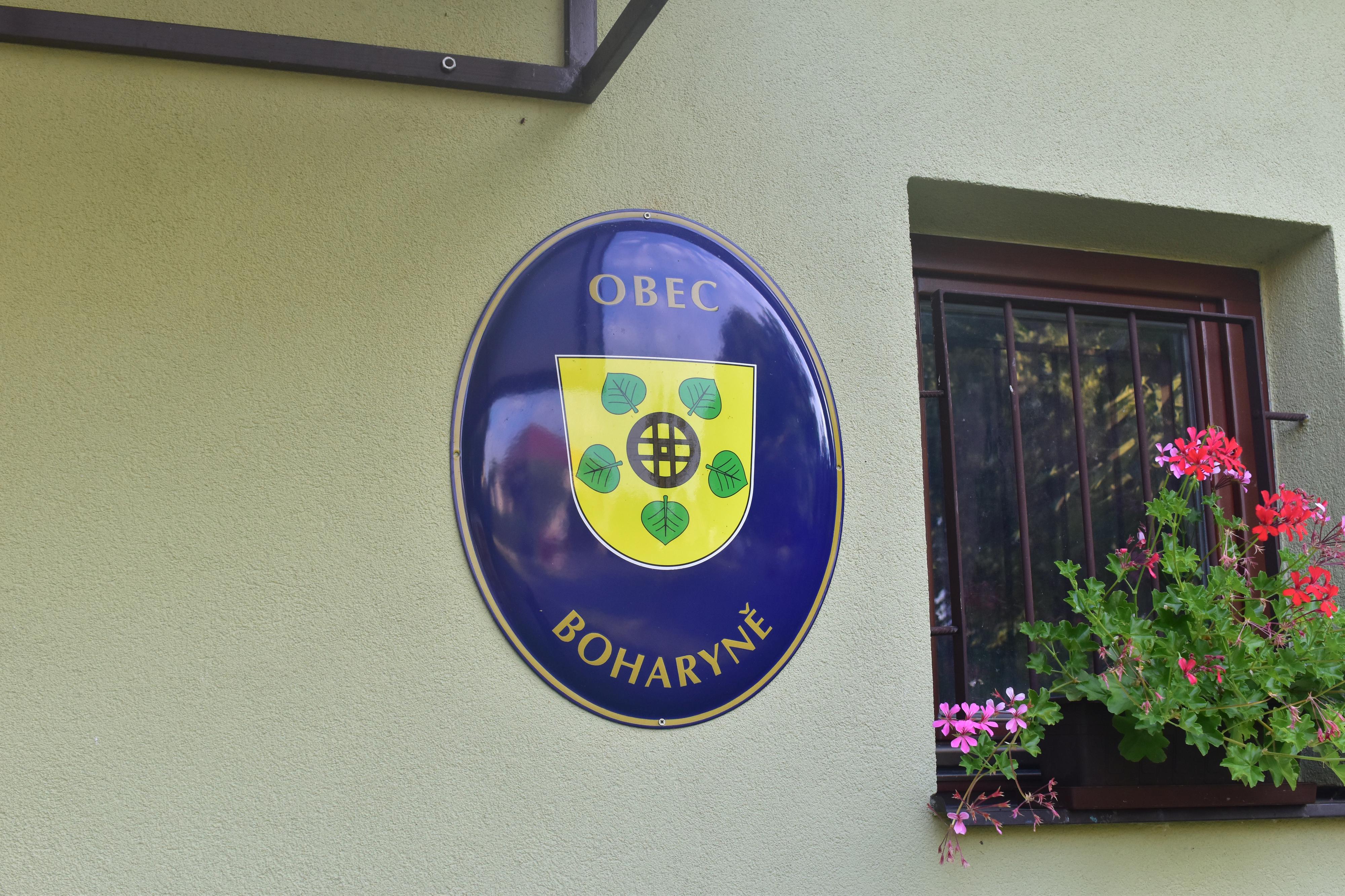 Boharyně - obecní úřad foto 3