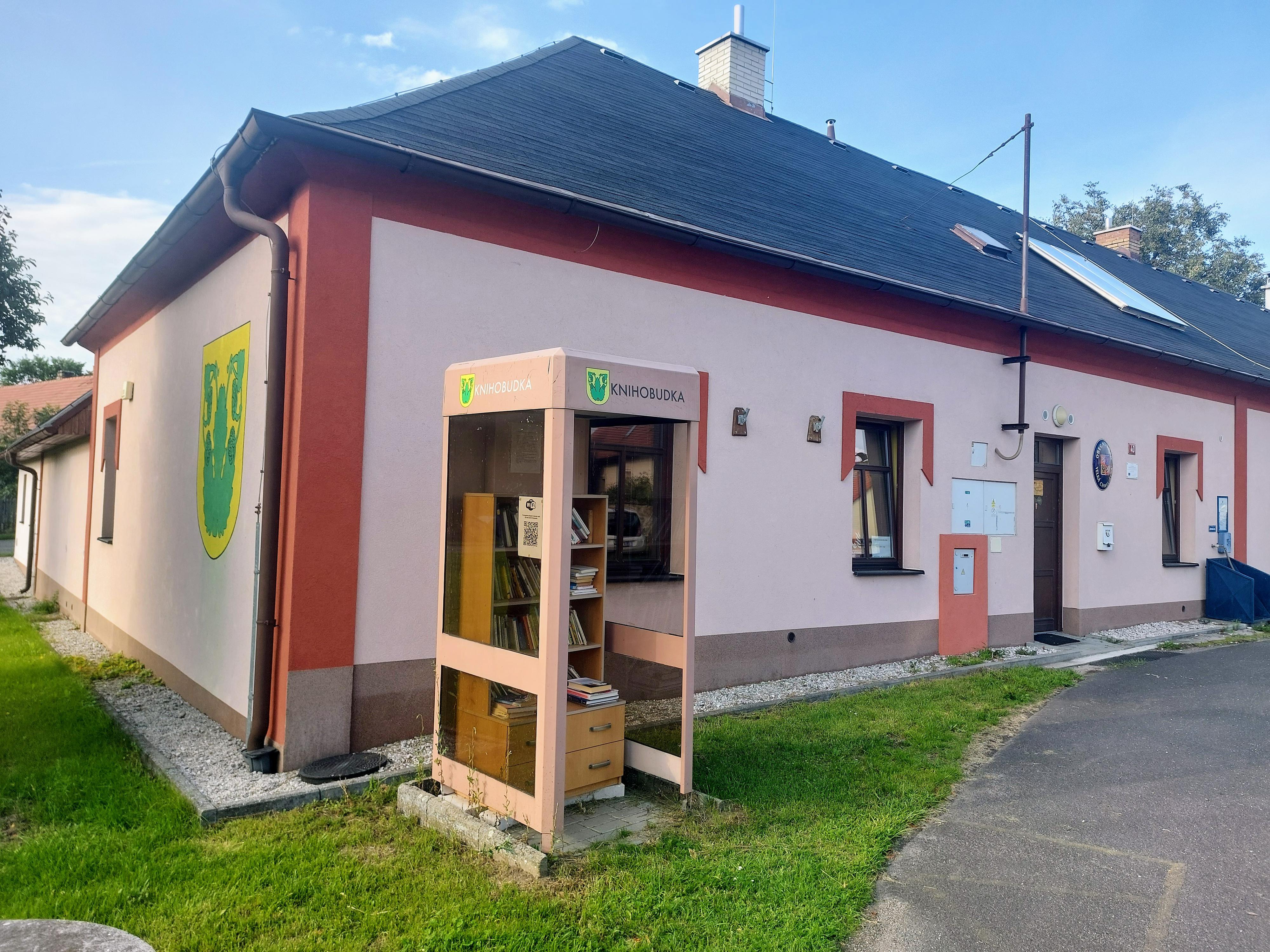 Velká Chmelištná - obecní úřad foto 2