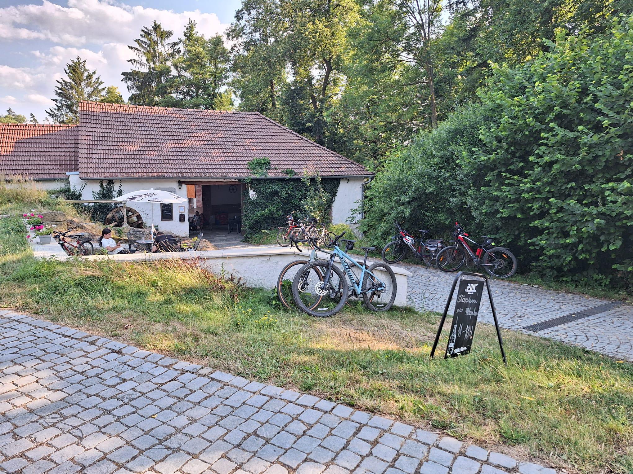 Občerstvení na mlejnku foto 6