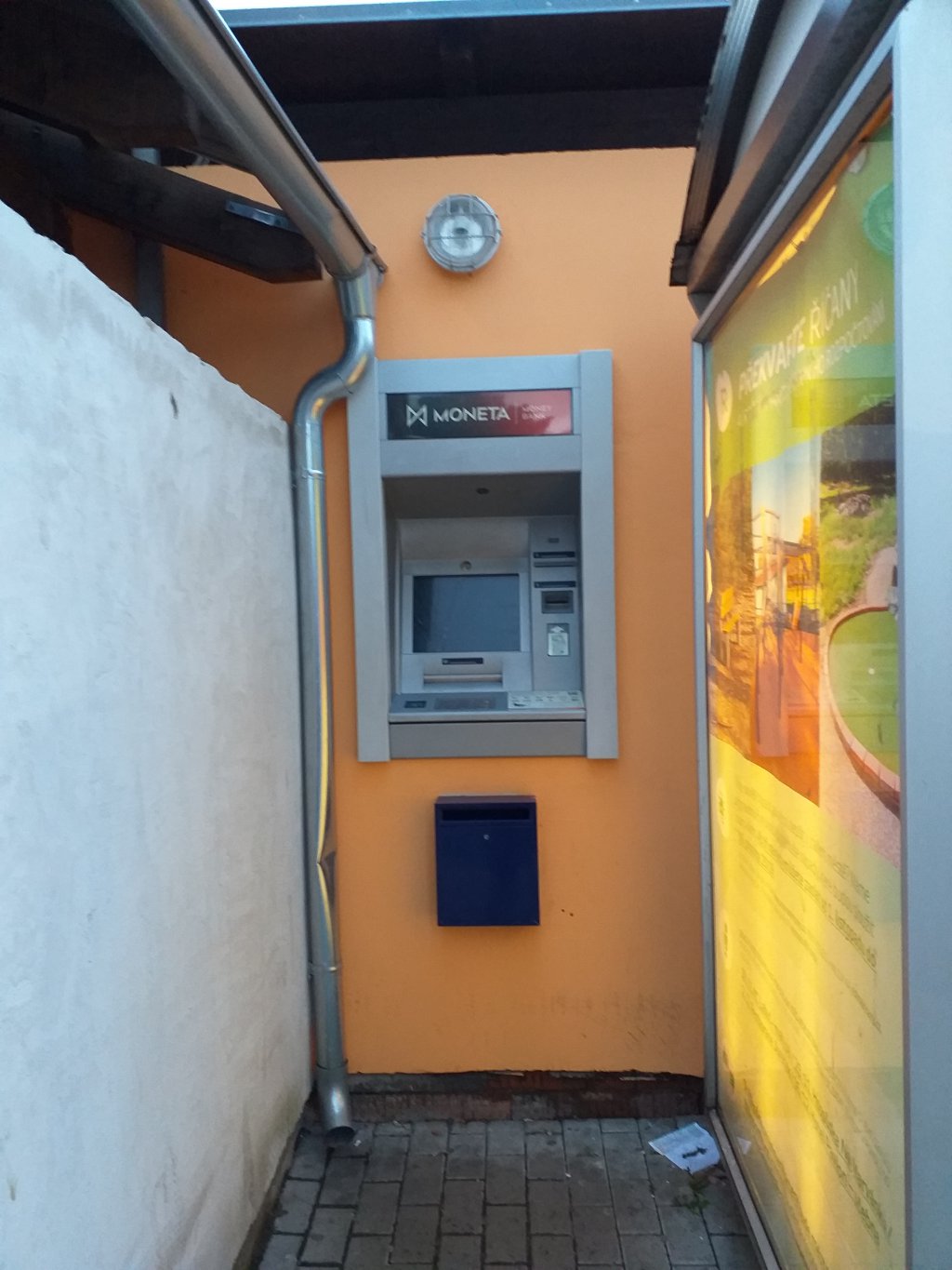 Bankomat MONETA Money Bank foto 2