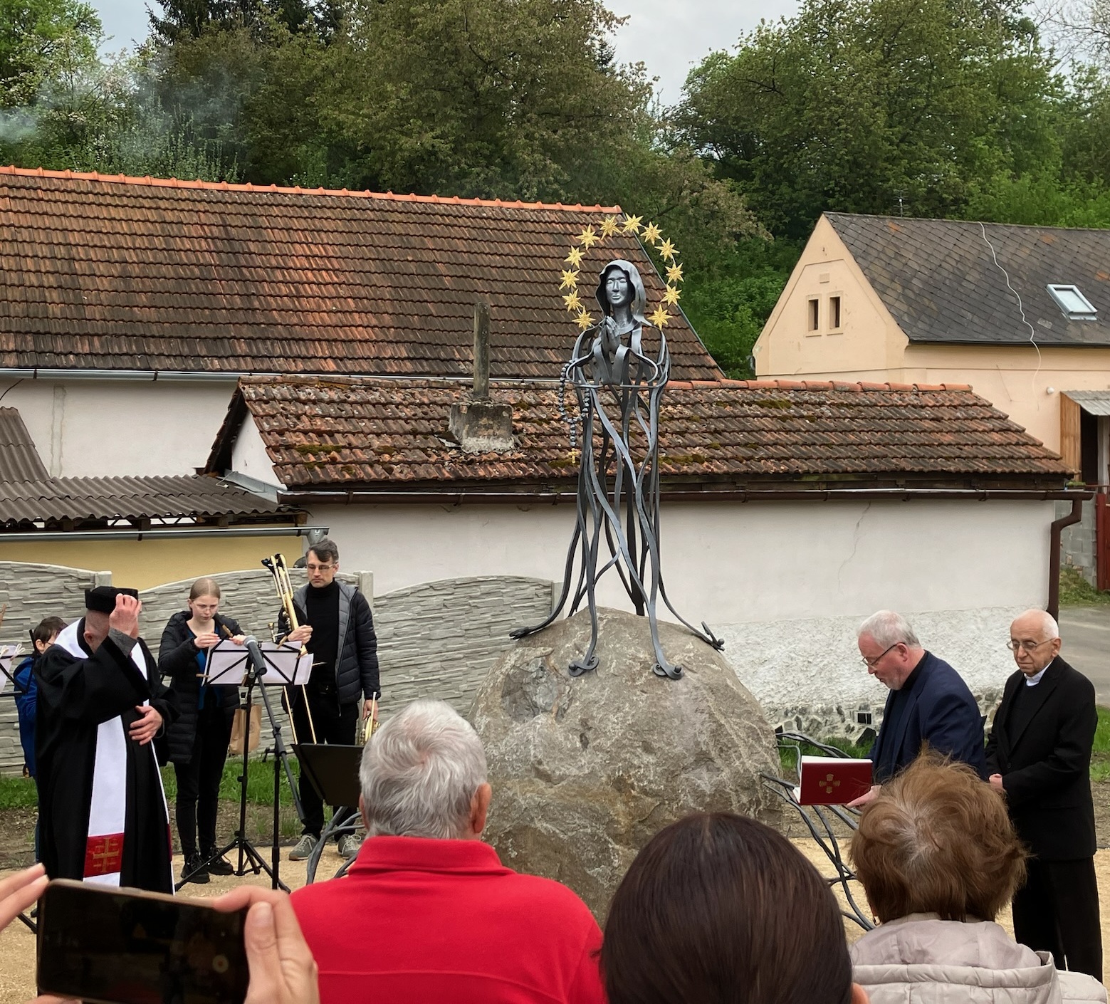 Panna Marie - kovaná plastika foto 3