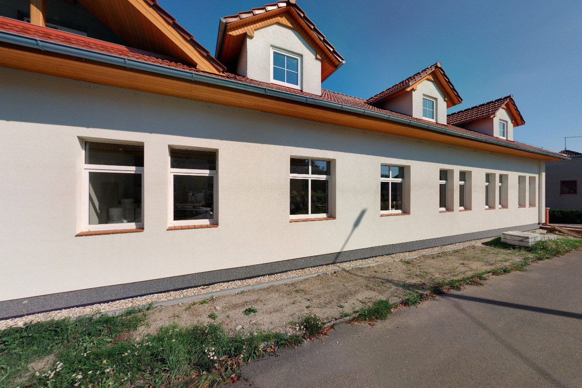 Výroba mopů a molitanových smetáků