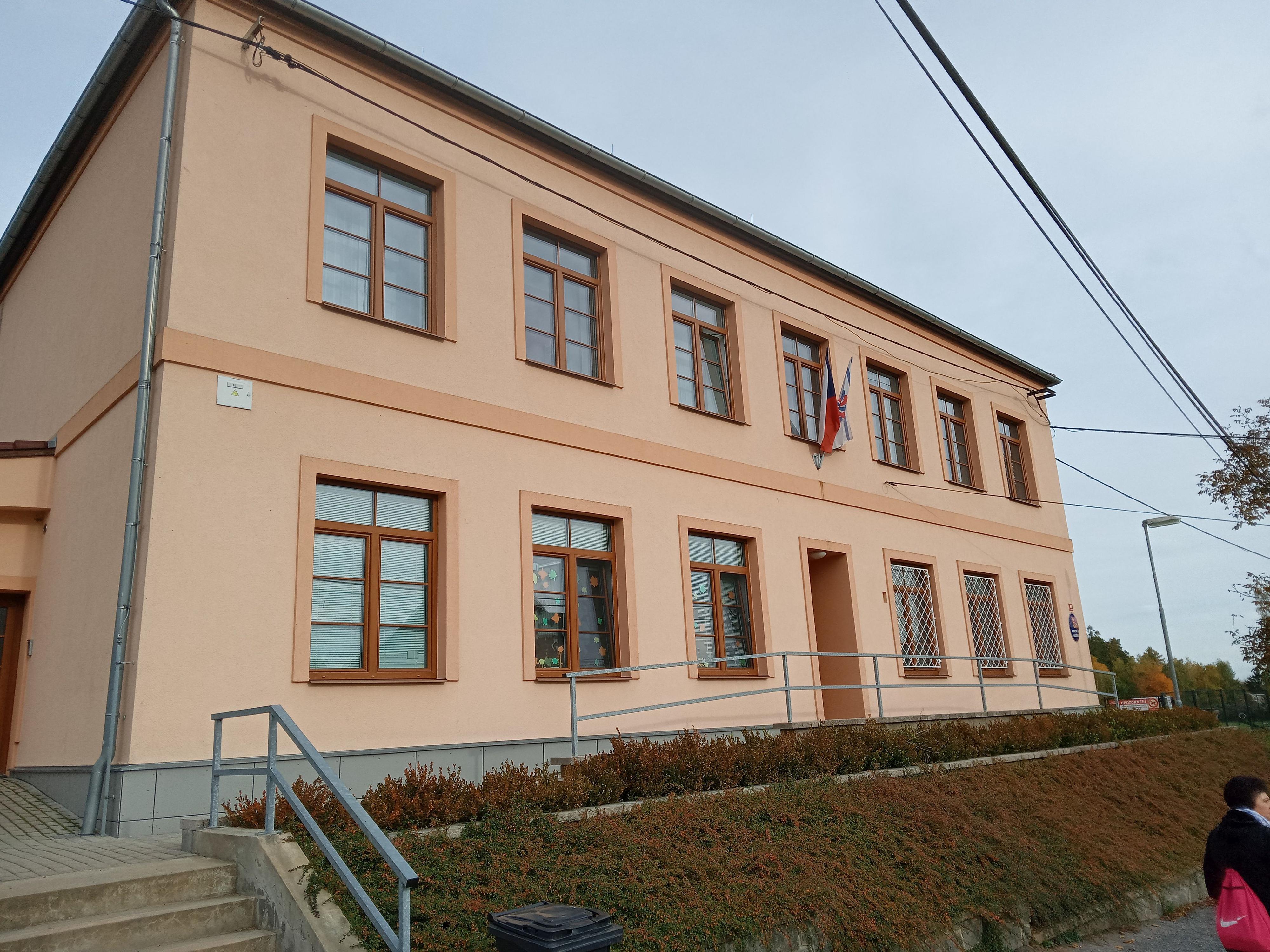 Ostředek - obecní úřad foto 3