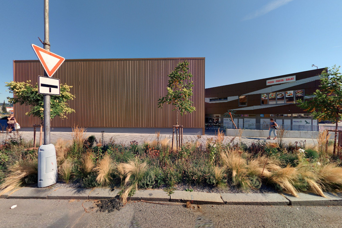 LAHŮDKÁŘSTVÍ MALINOVÁ