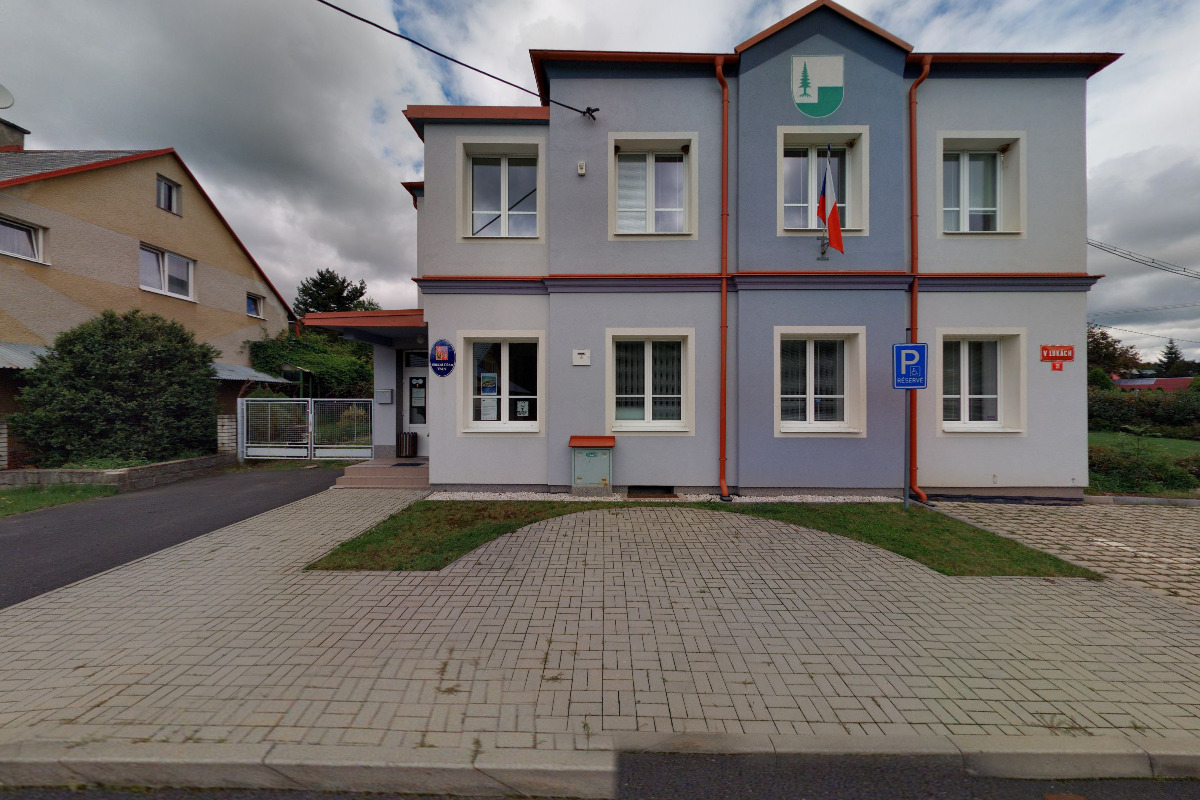 Valy - obecní úřad foto 2