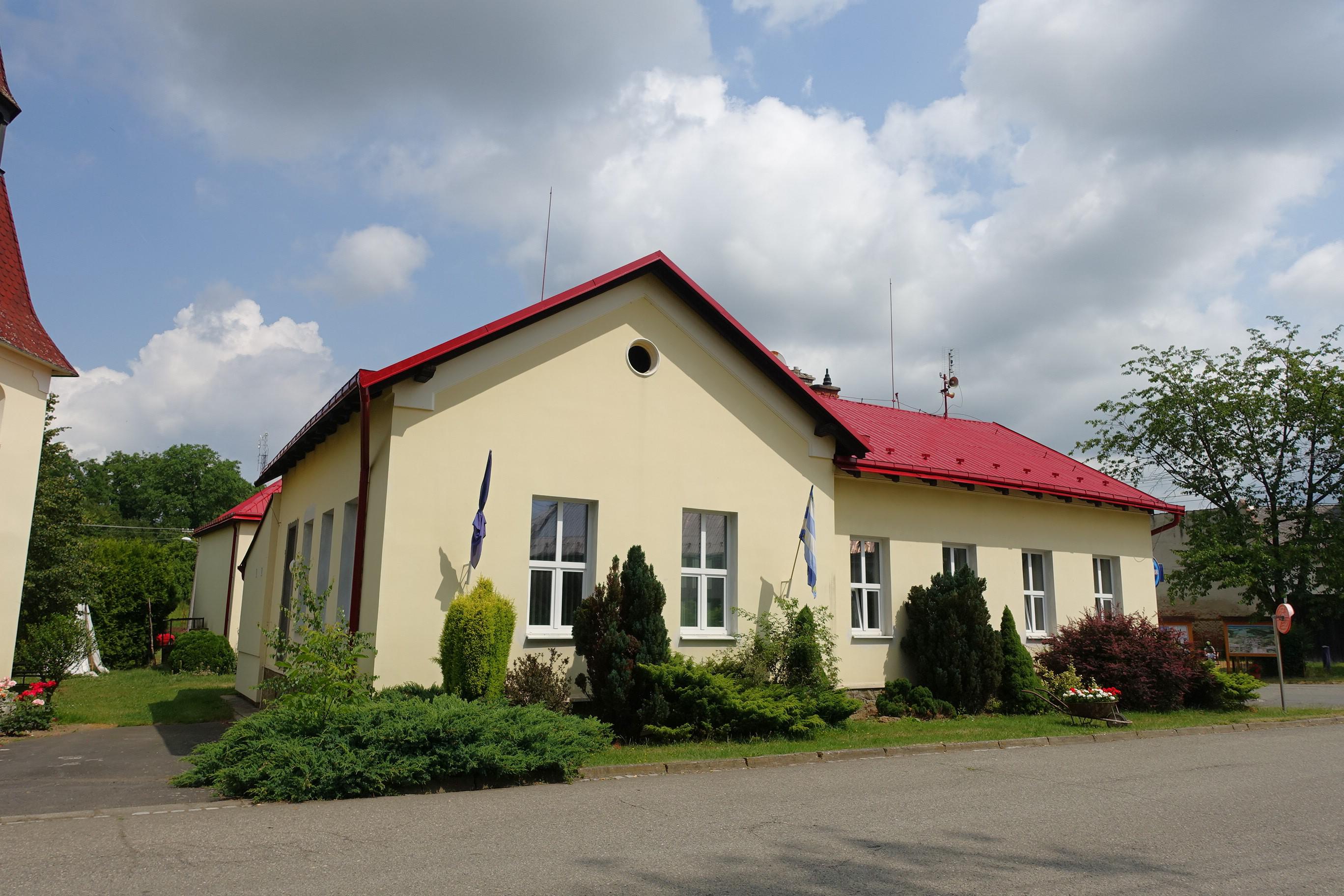 Šišma - obecní úřad foto 3