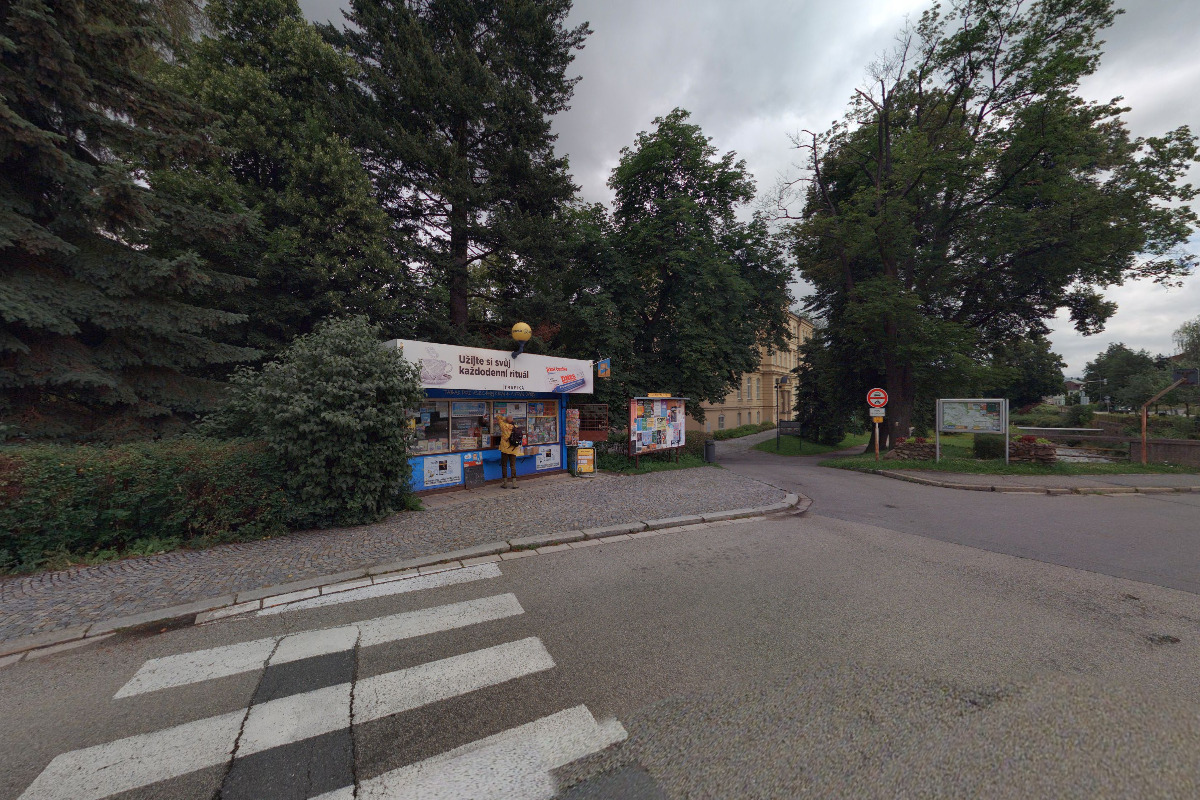 Trafika V parku foto 2