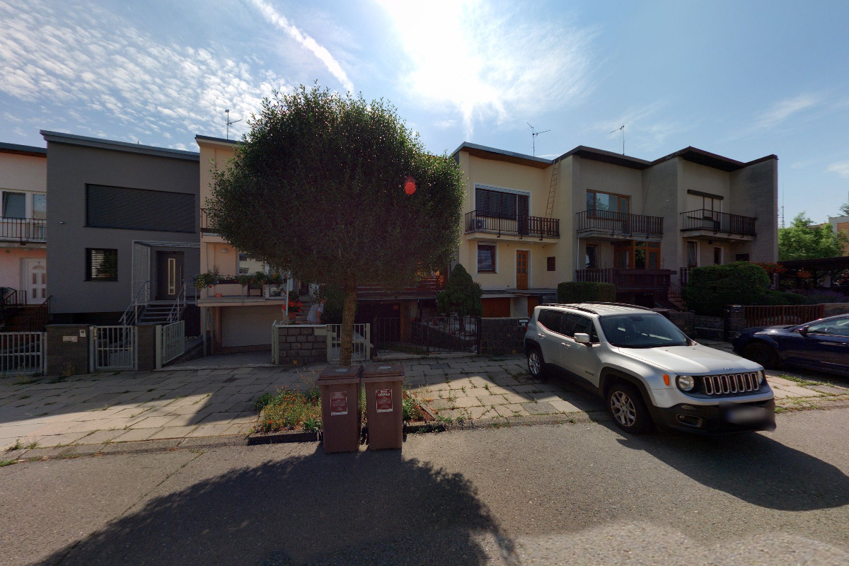 Netradiční hřiště, s.r.o.