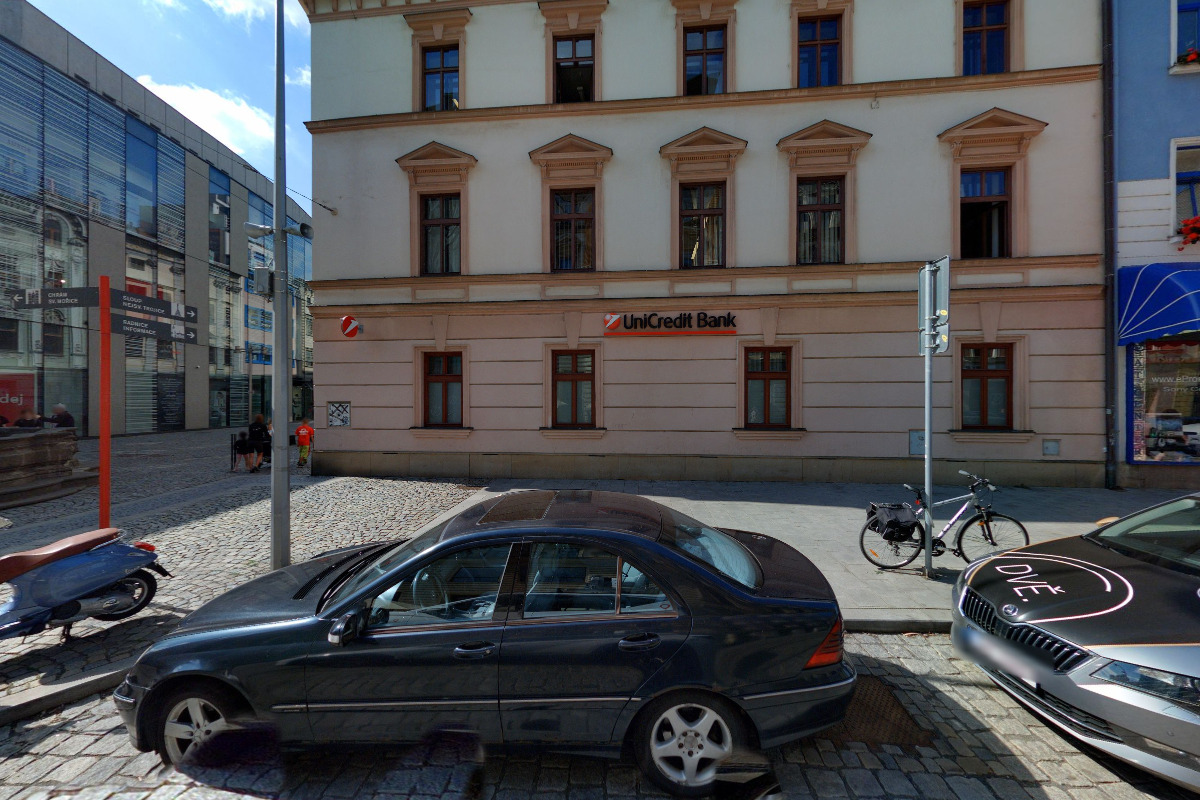 Bankomat UniCredit Bank Czech Republic foto 2