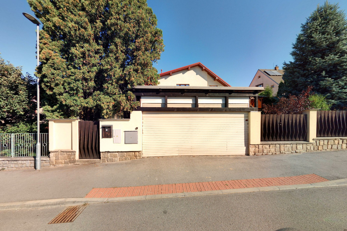 FINALL - Holding, s.r.o.