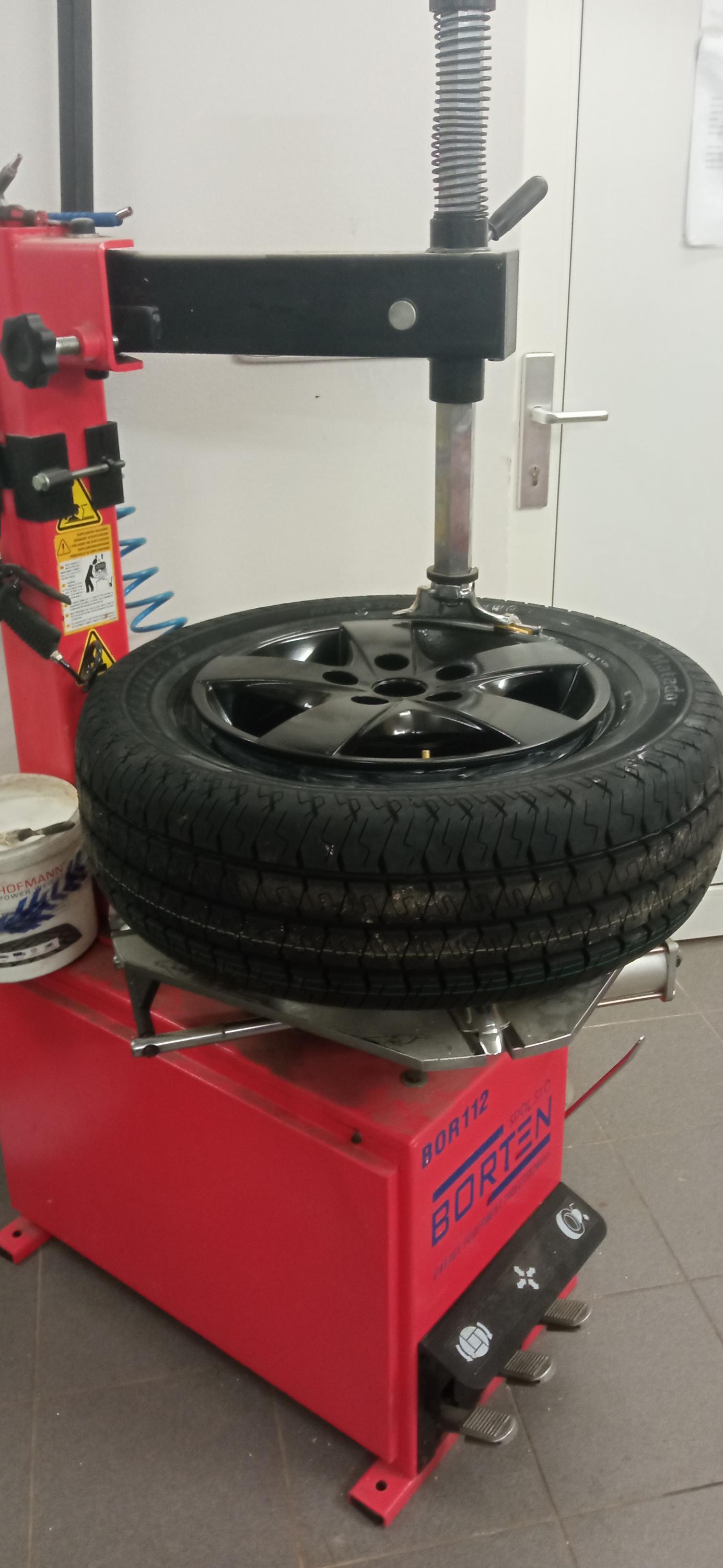 Pneuservis Horní Sloupnice foto 3