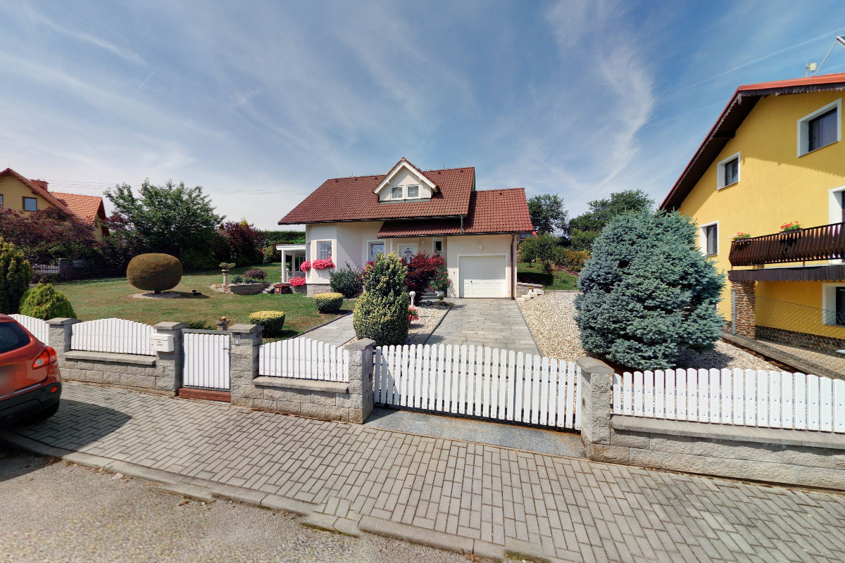 UniverseVille, v.o.s.