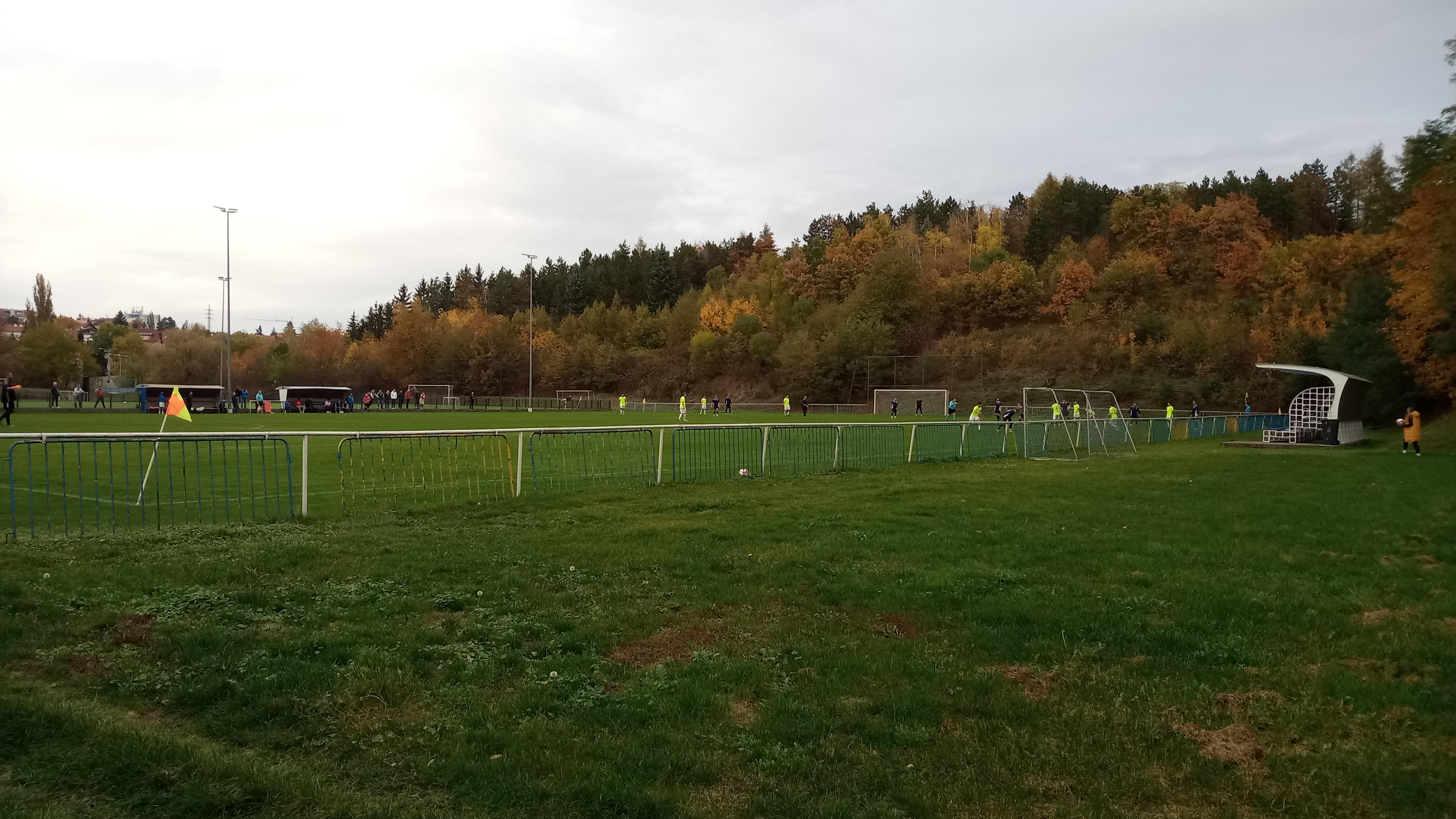 Fotbalové hřiště TJ Kyje Praha 14 foto 5
