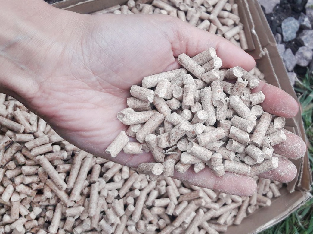 Rašelinové brikety a dřevěné pelety - Pavlo Reshetnik foto 2
