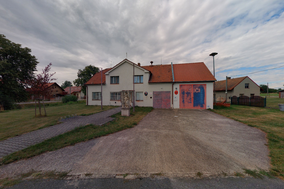 Újezd u Přelouče - obecní úřad