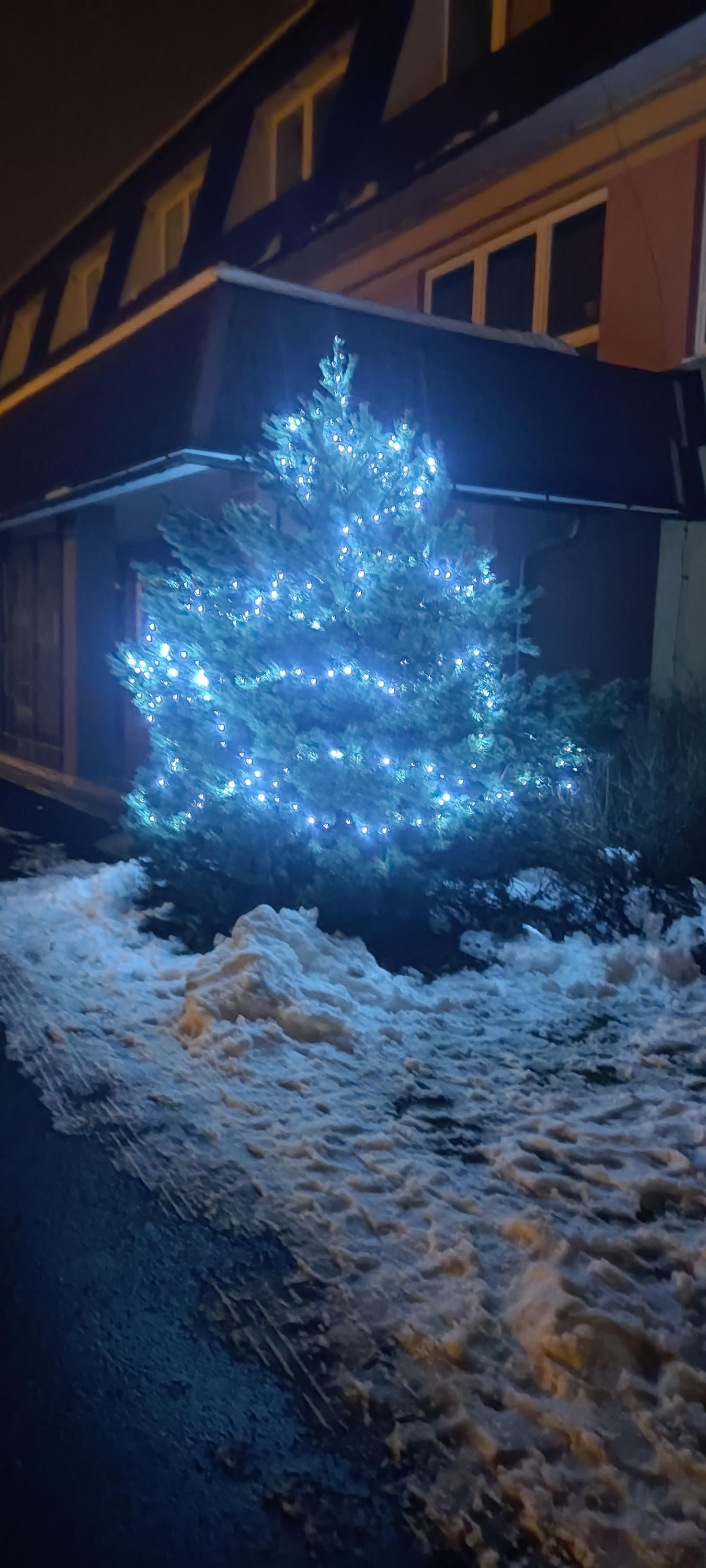 Základní škola a Mateřská škola Karolinka foto 2