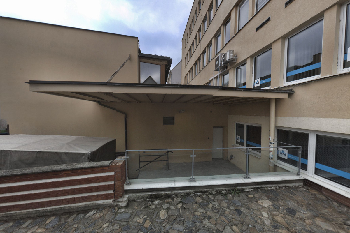 ÚL - DRINKS, SNACKS & VIBES