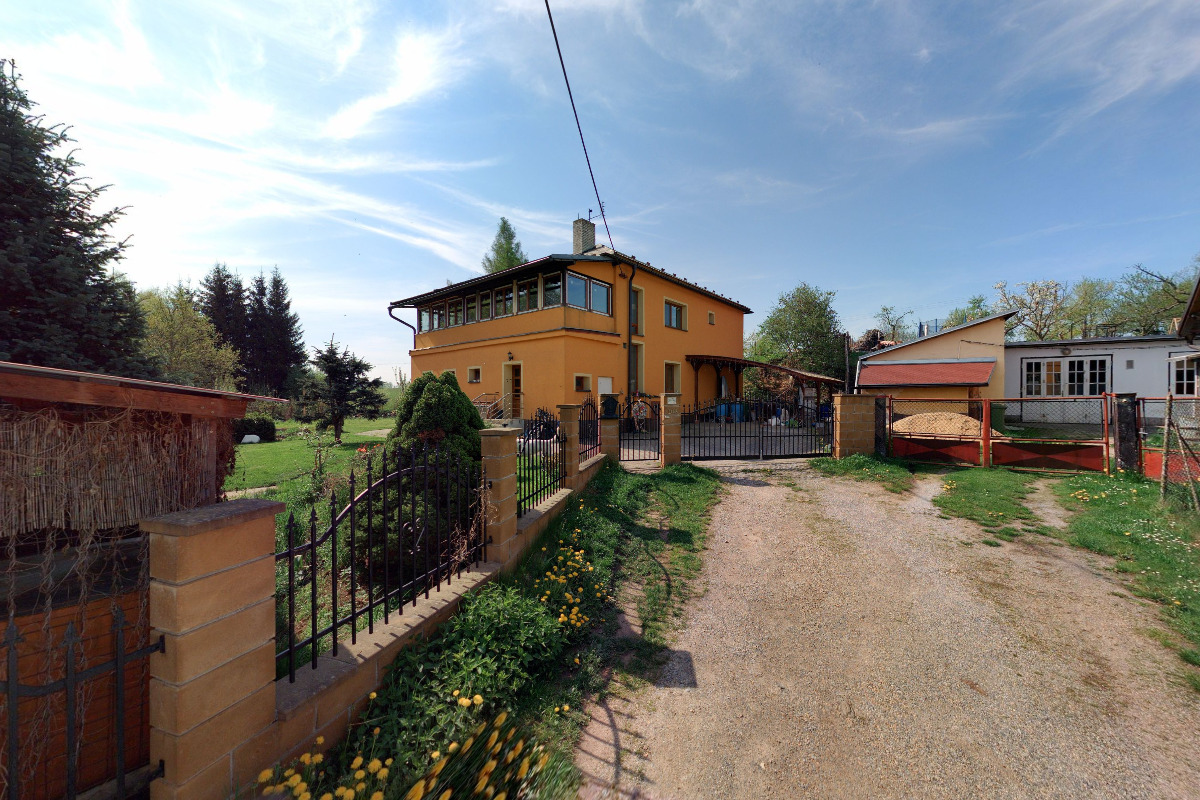 Petr Grulich - čištění koberců a sedaček, výkopové práce