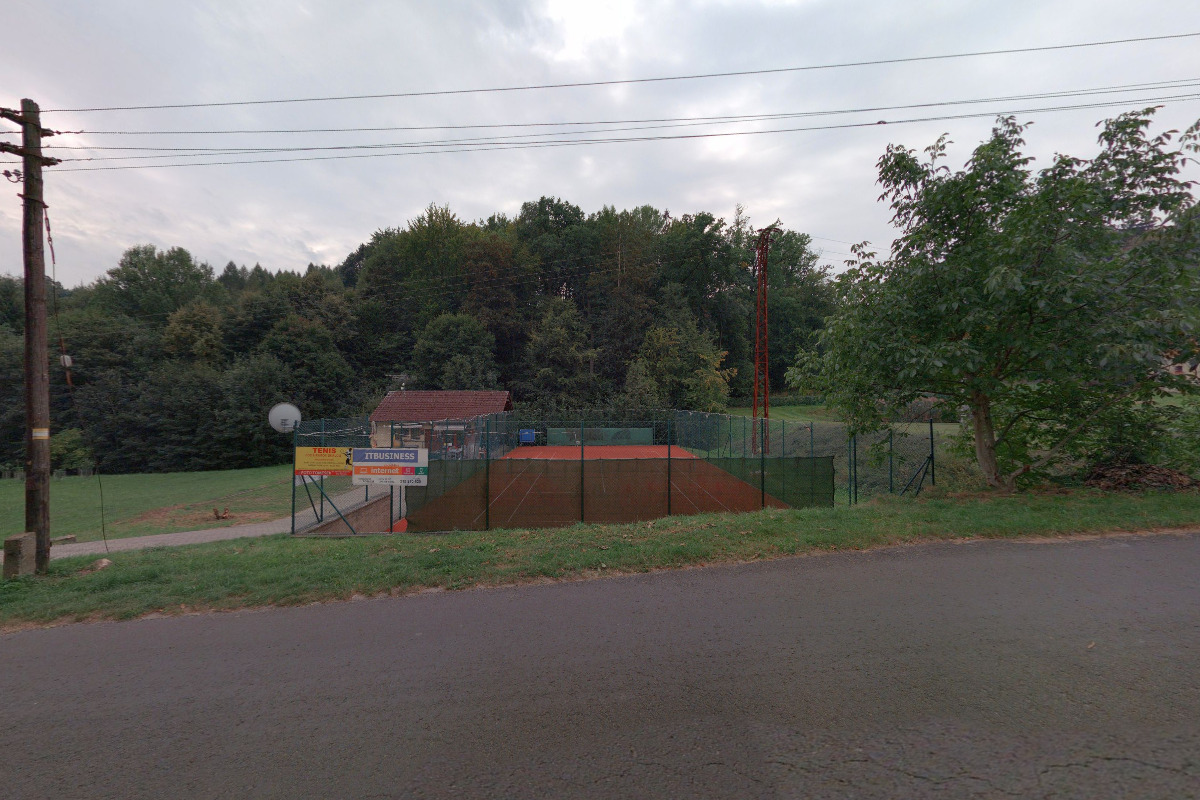 Tenisový kurt Hrubá Skála foto 2