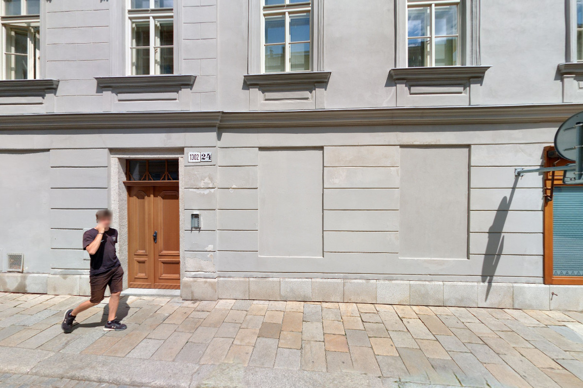 JUDr. Luboš Komůrka, advokát foto 2