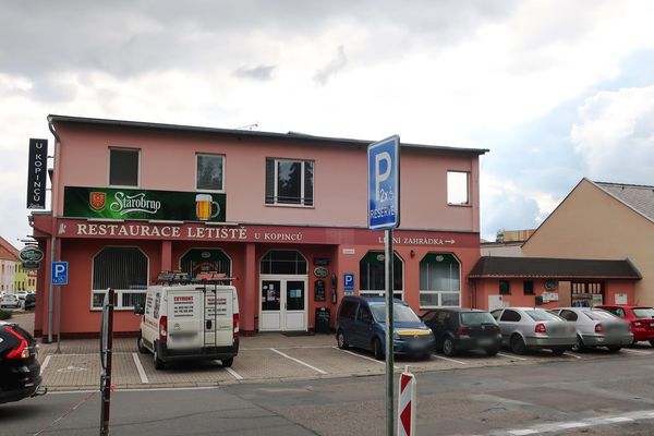 Restaurace Modrý Dveře Restaurace Letiště u Kopinců (Vyškov, Brňany) + Denní menu • Firmy.cz