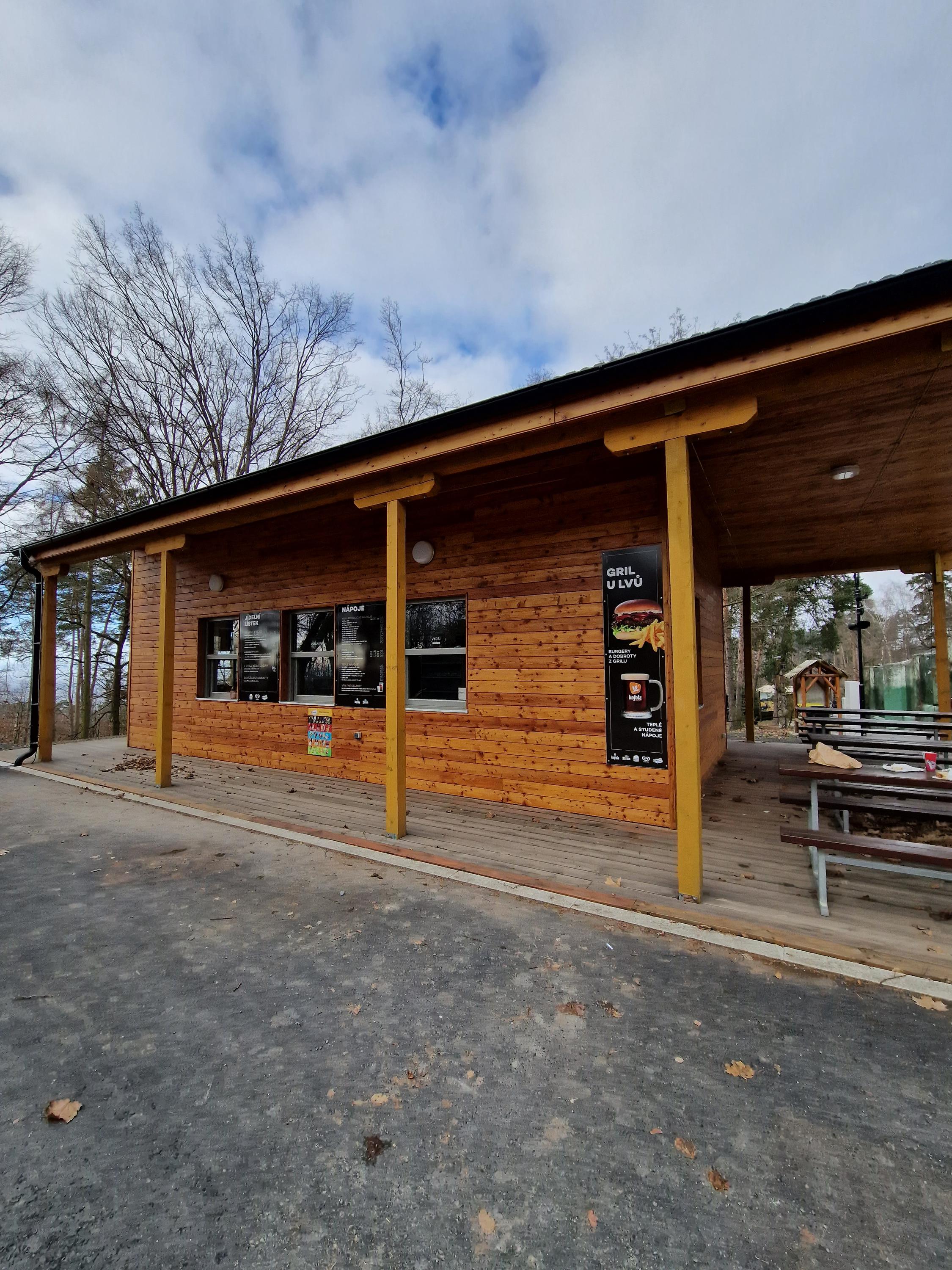 Občerstvení U Obří voliéry foto 2