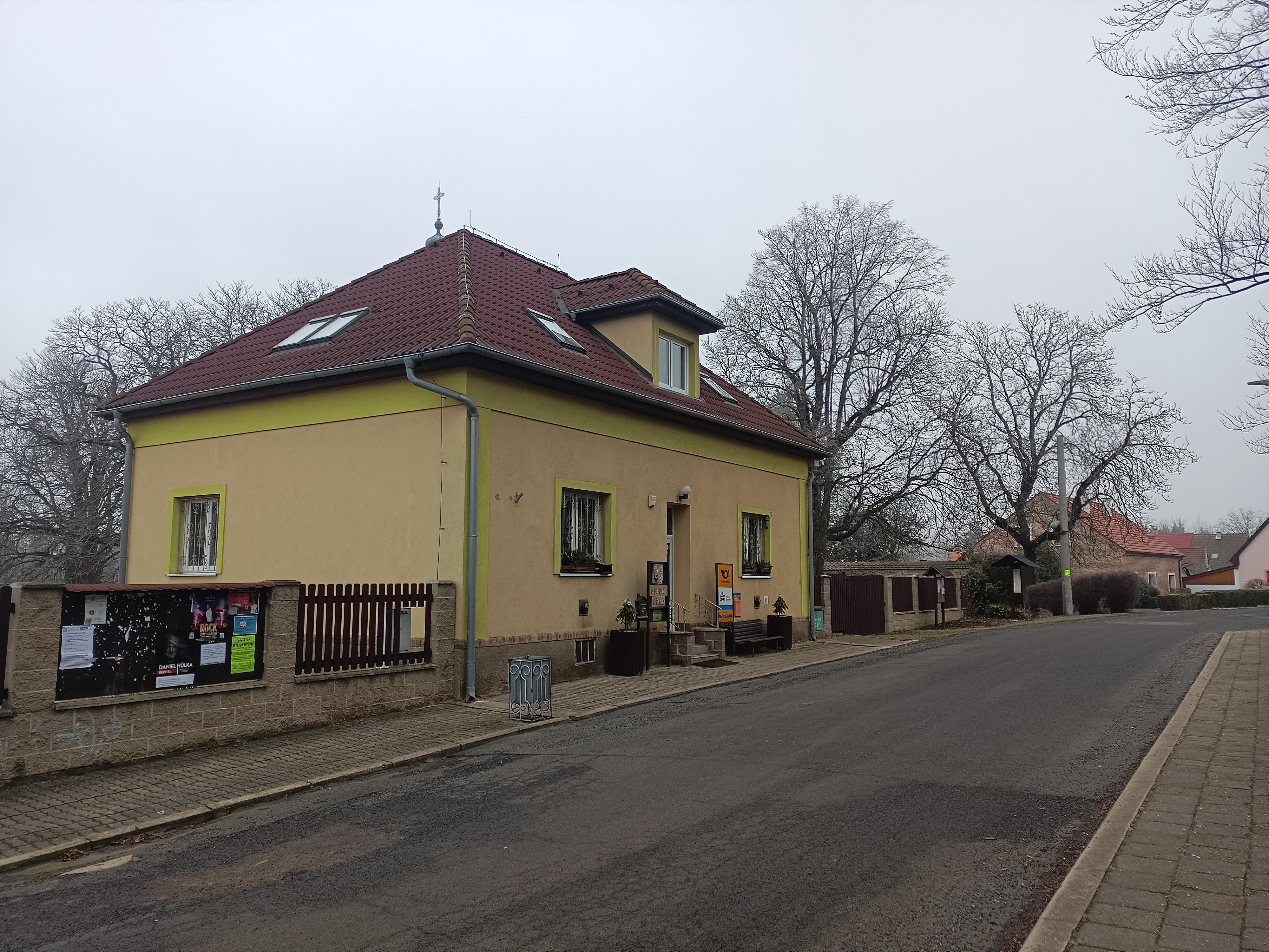 Chlumčany - obecní úřad foto 2