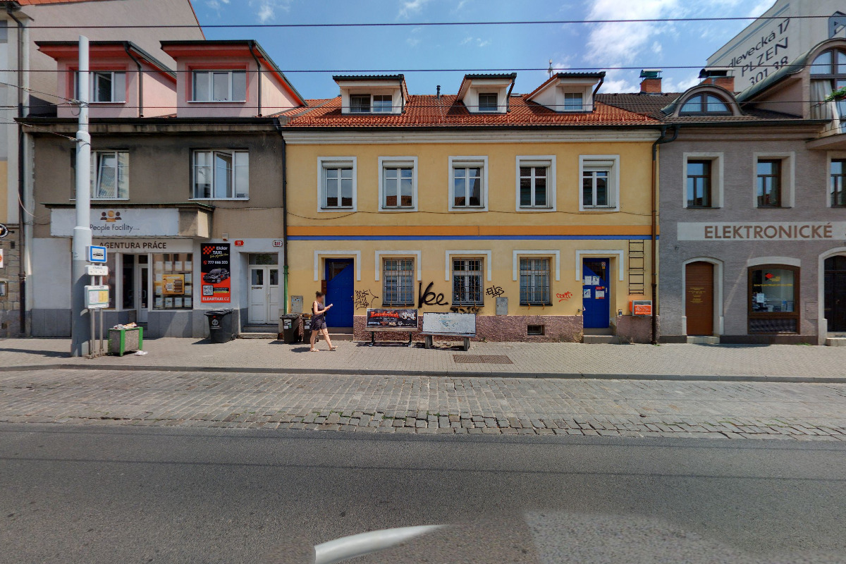 By Regi beauty salon