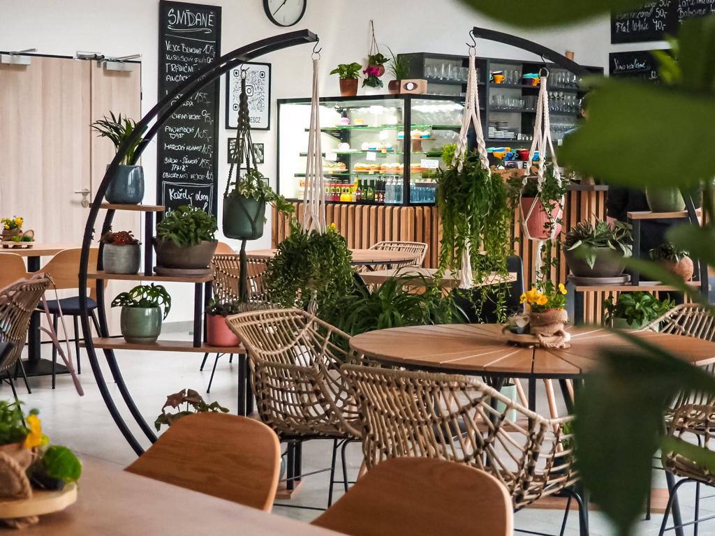 United kavárna v zahradě