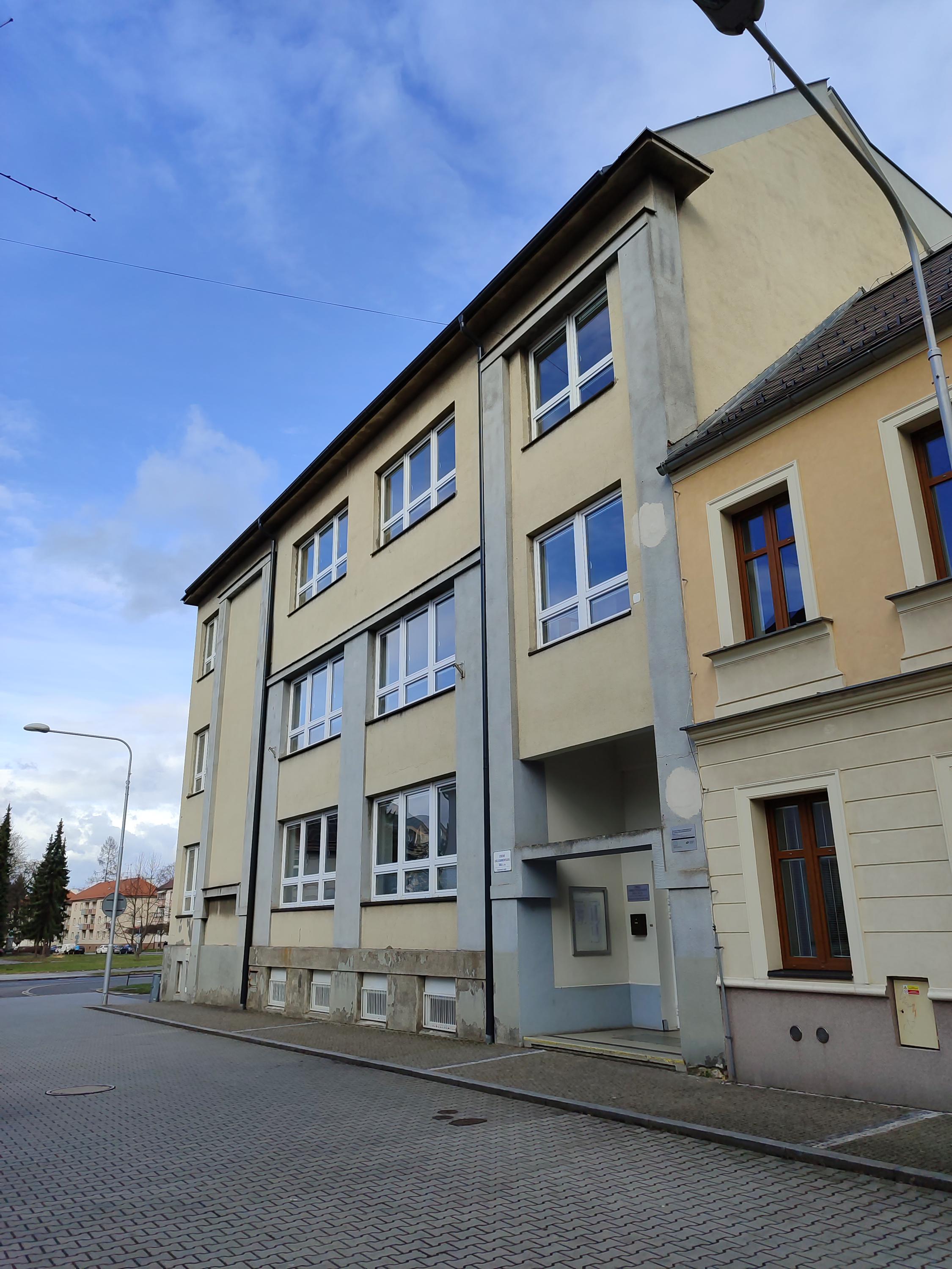 Střední uměleckoprůmyslová škola, s.r.o. foto 2