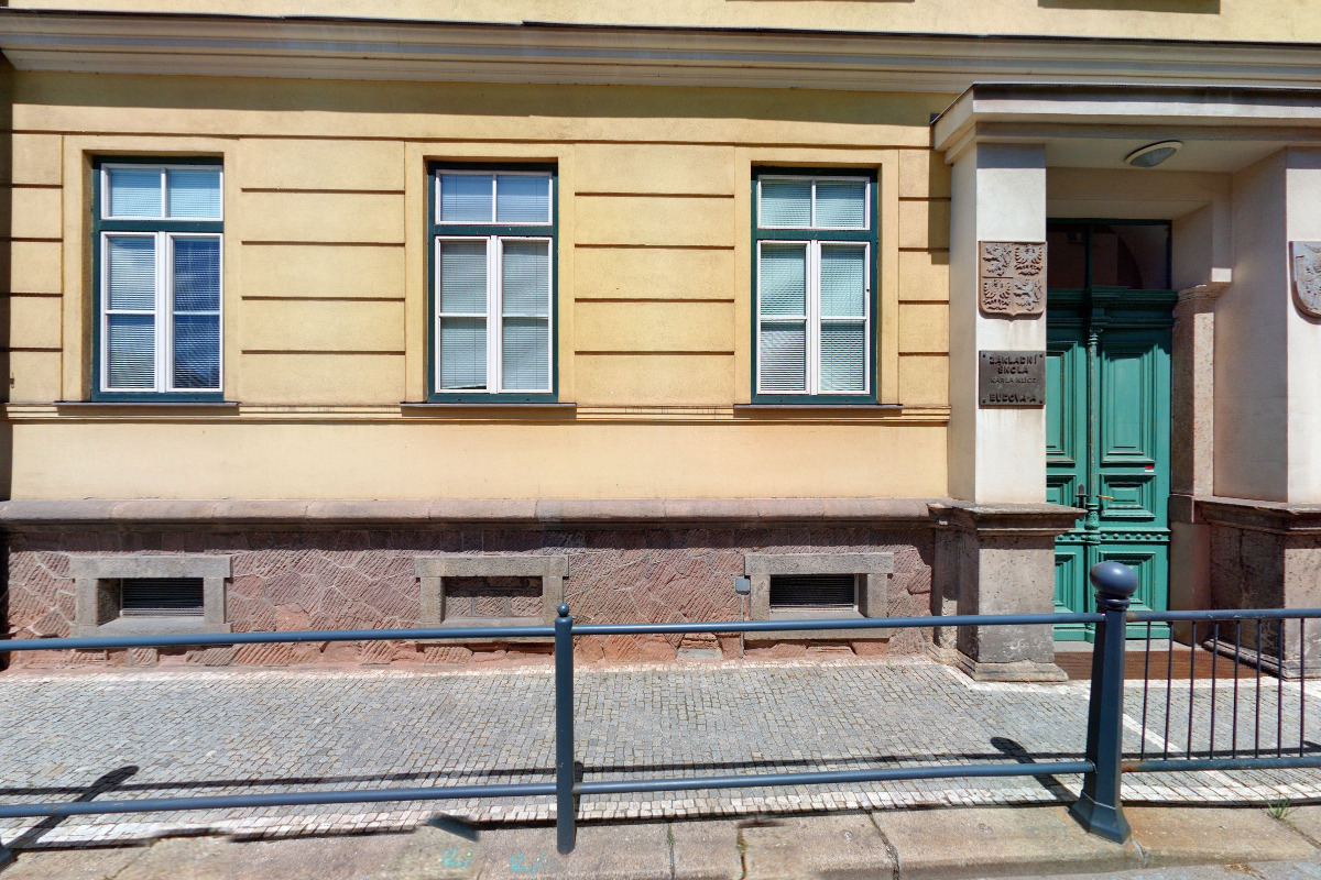 Základní škola Karla Klíče Hostinné foto 2