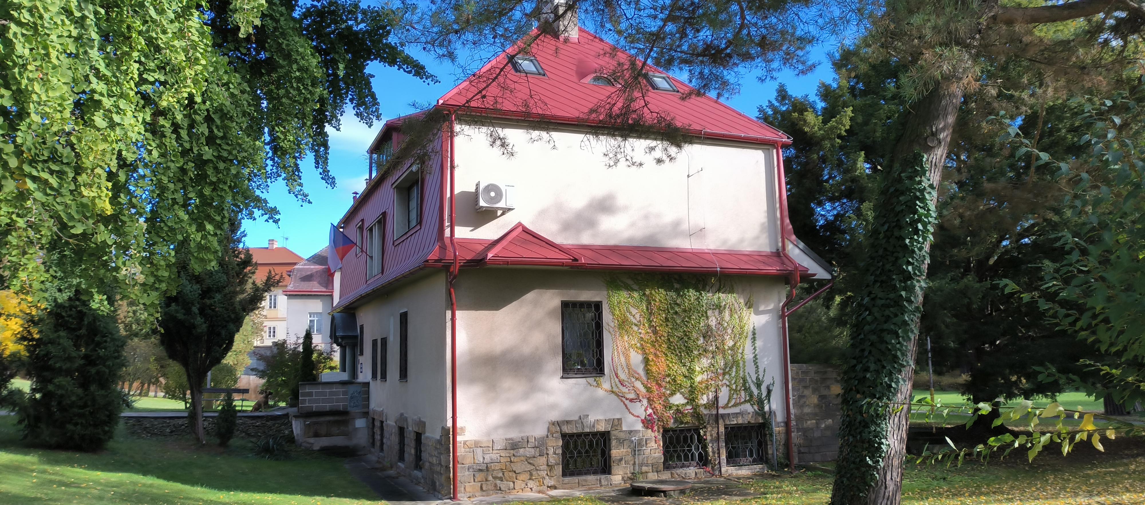 Městská knihovna Čelákovice foto 2