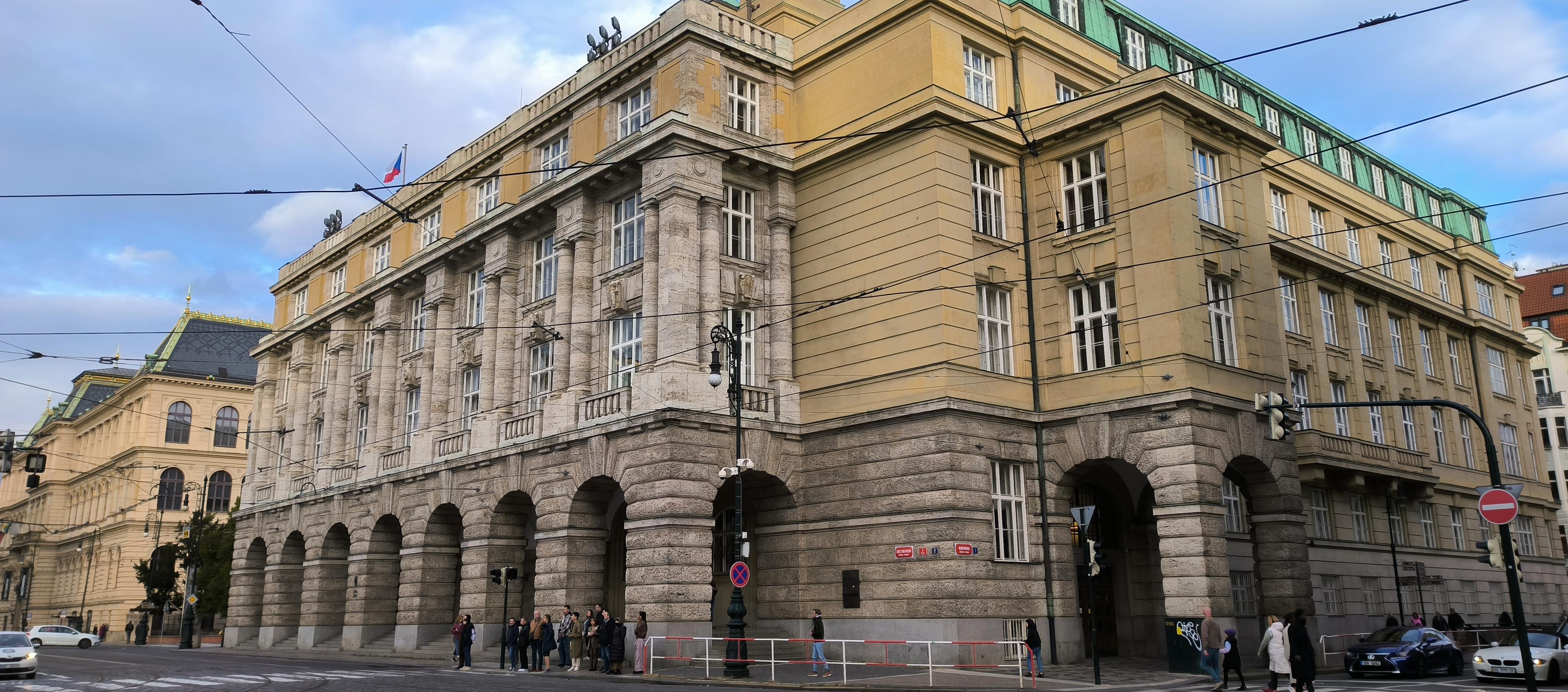 Filozofická fakulta Univerzity Karlovy foto 3