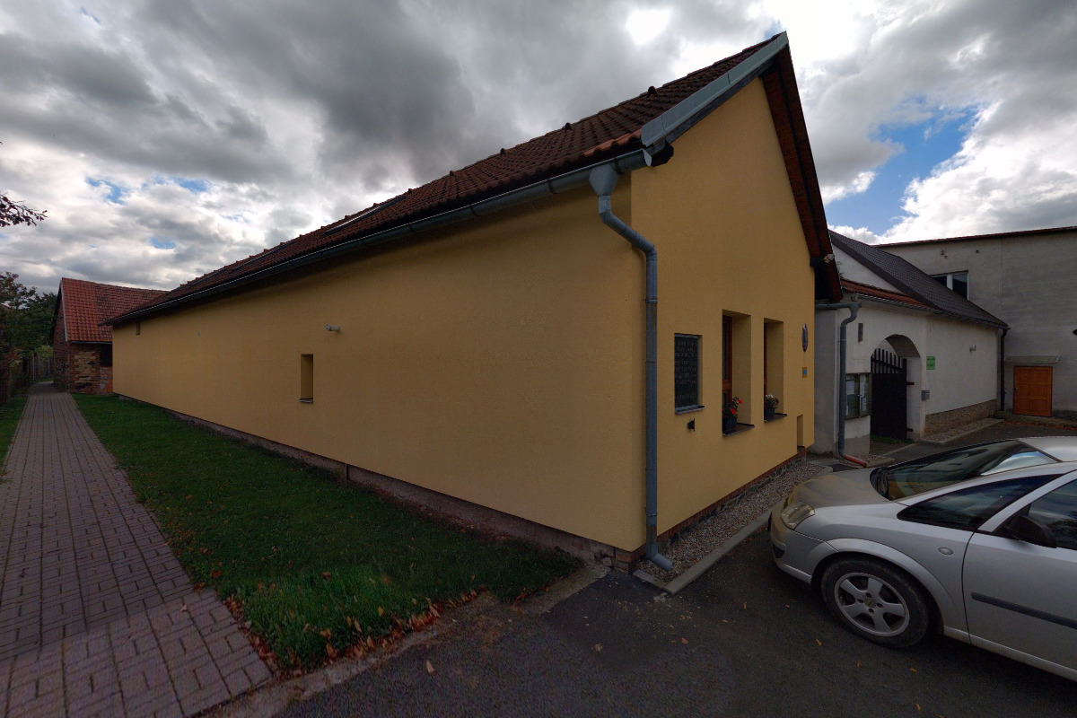 Vlkaneč - obecní úřad foto 3