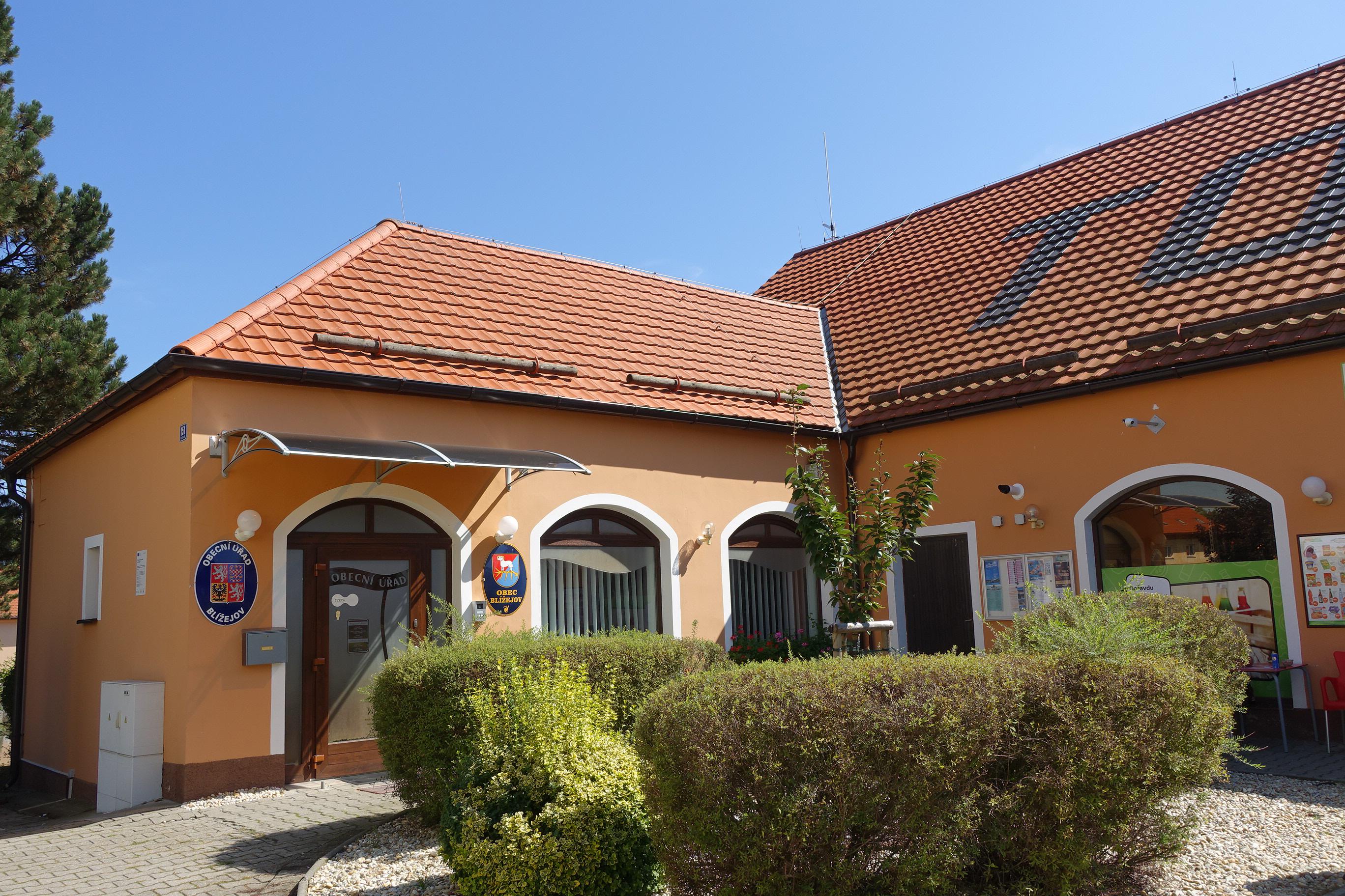 Blížejov - obecní úřad foto 3