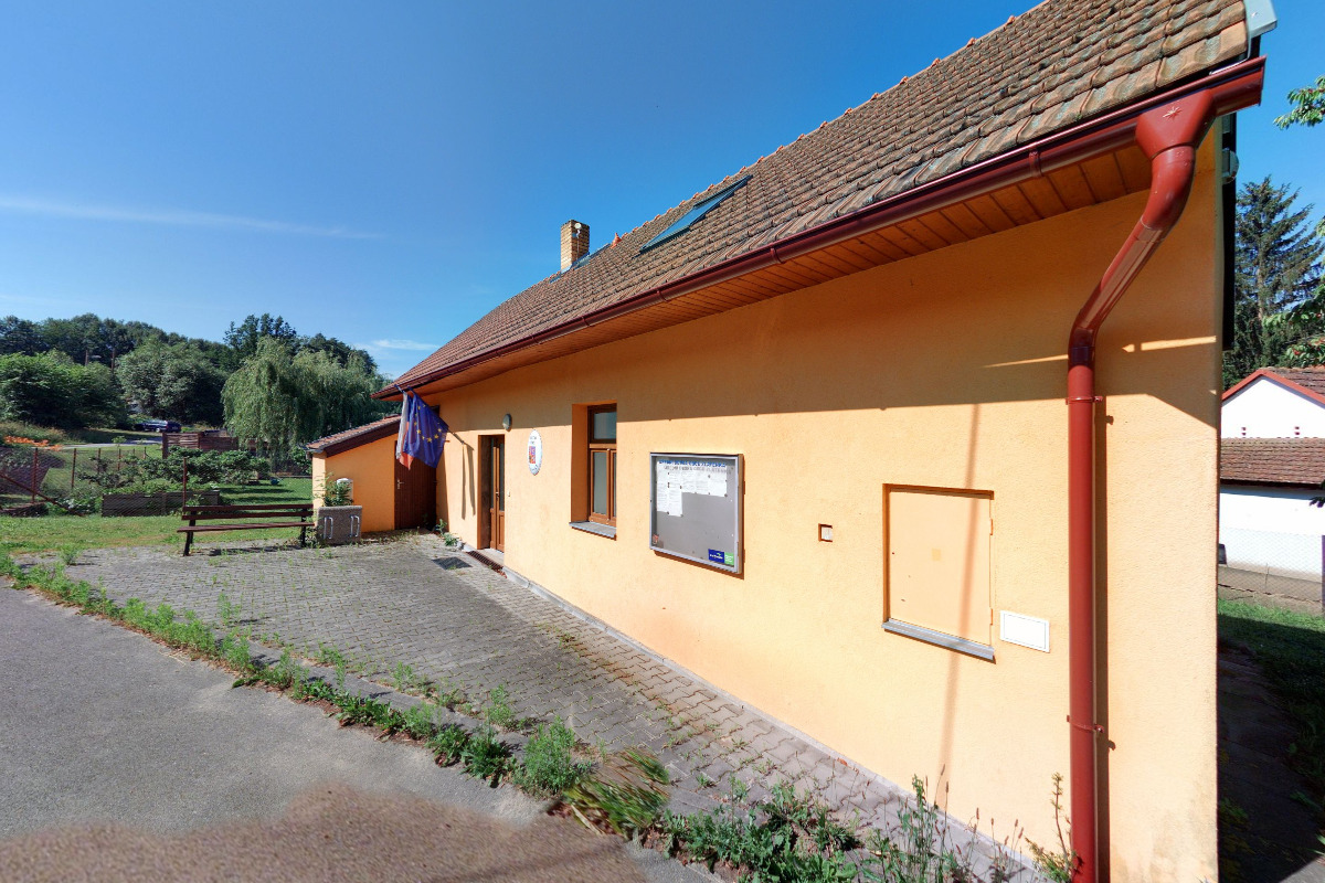 Zlátenka - obecní úřad foto 4