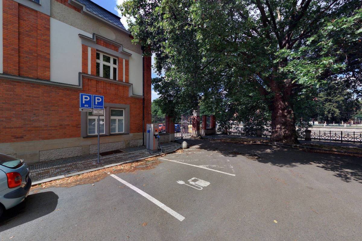 Nabíjecí stanice ČEZ foto 5